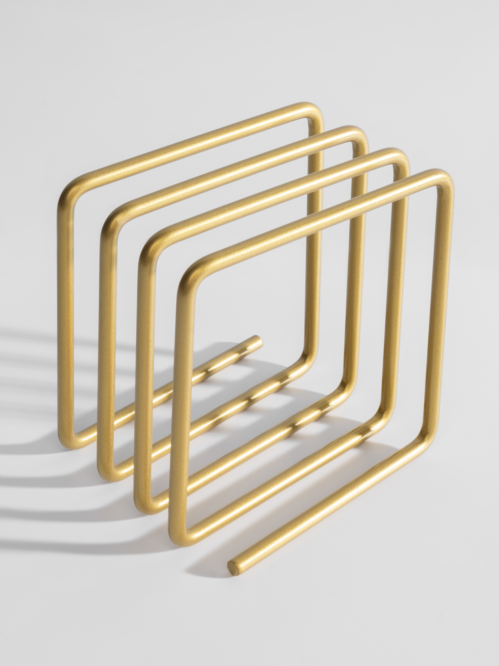 Изображение товара Подставка для досок ILWI INT-W-DU-P-1/3 сталь золотая 16x14 см