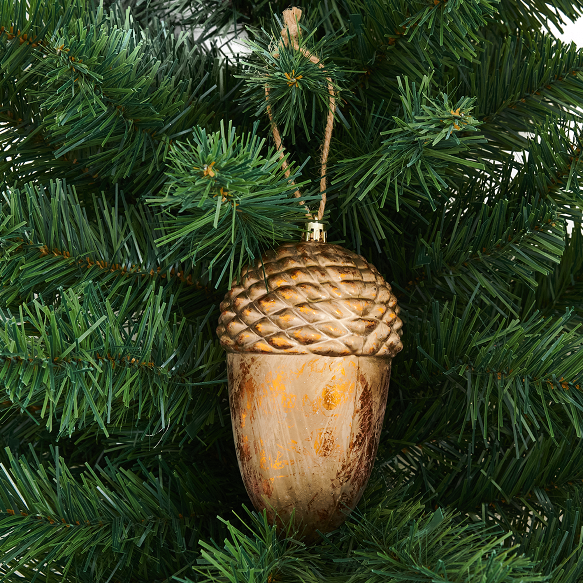 Изображение товара Подвес Шишка 14x8 см золотистый елочная игрушка для украшения интерьера