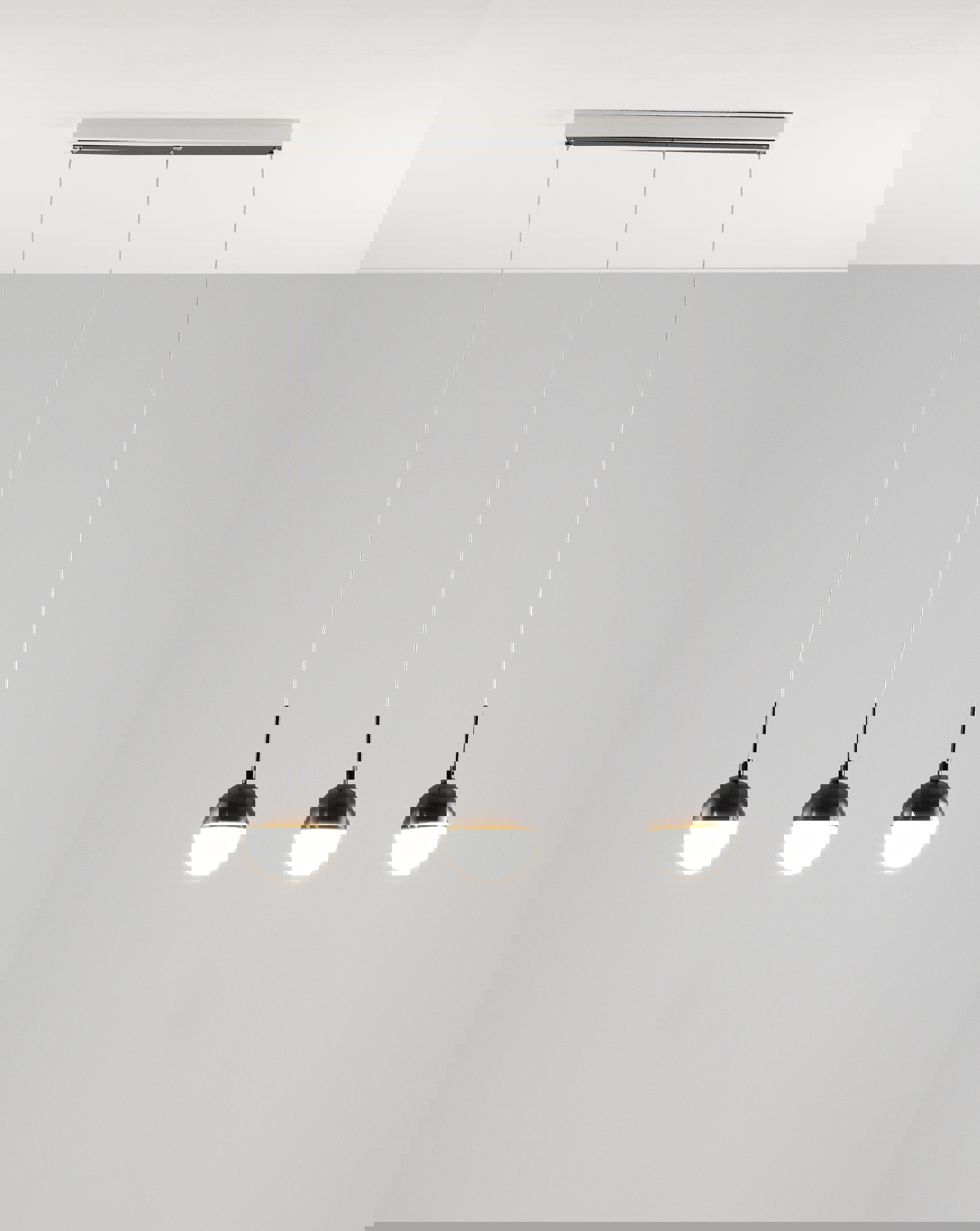 Изображение товара Подвесной светильник MODERLI Renata 3 лампы 6 м² черный современный стиль