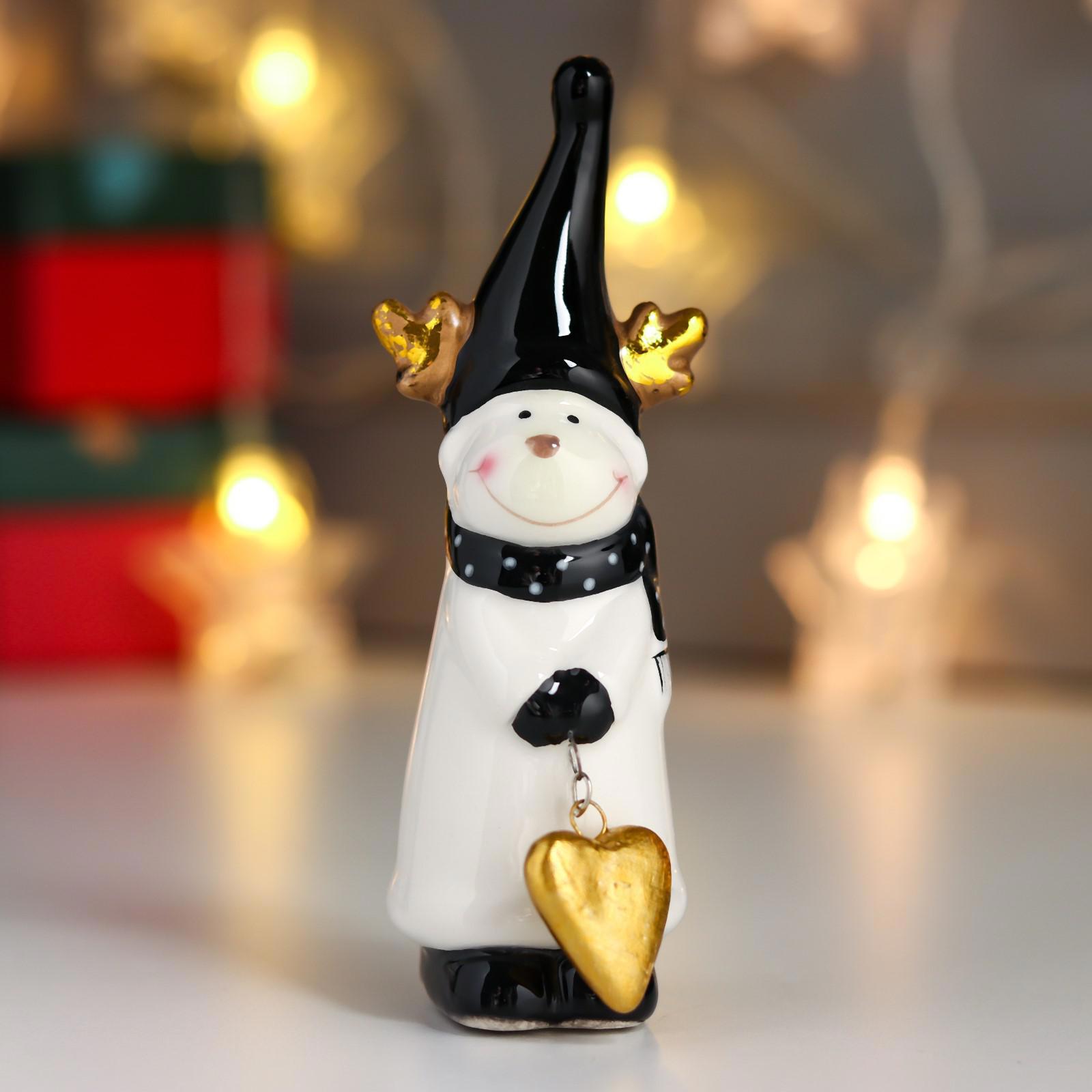 Изображение товара Новогодняя фигурка Simaland Лосик белый кафтан, чёрный колпак, золотое сердце 13x4x4.5 см