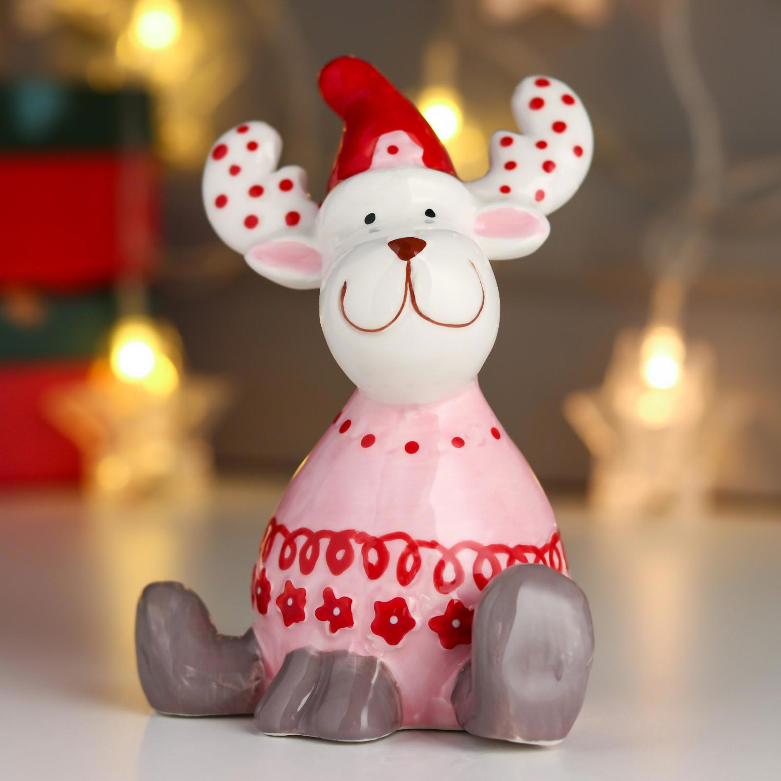 Изображение товара Новогодняя фигурка Simaland Лосик розовый свитер, белые рожки в горох 12x9.5x8 см