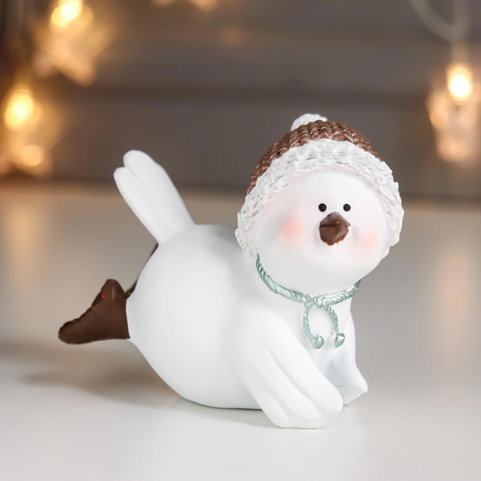 Изображение товара Новогодняя фигурка Simaland Белый птенчик в вязанной шапке 9x6.5x11 см