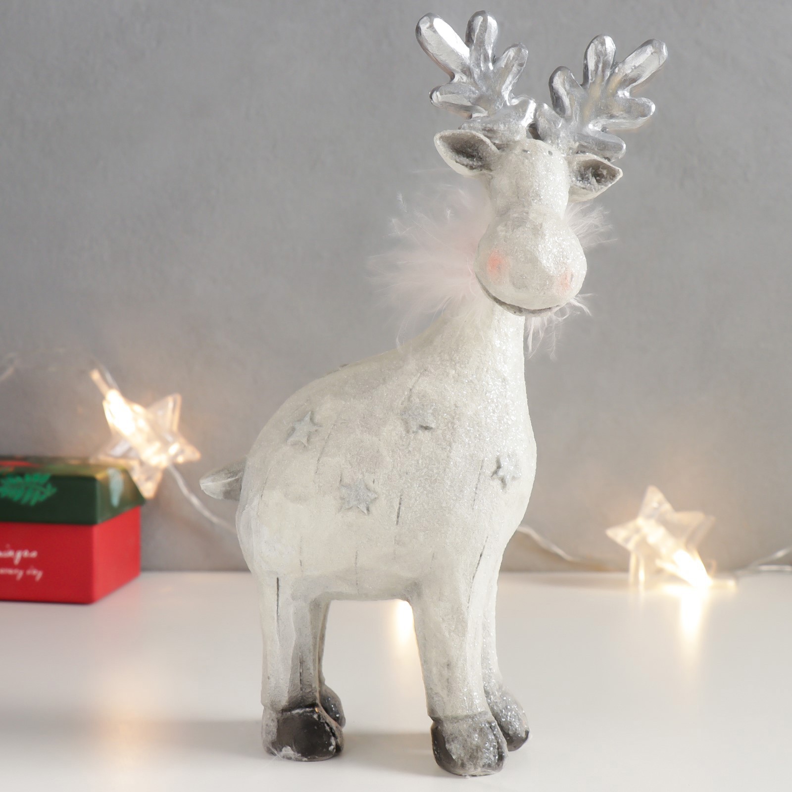 Изображение товара Новогодняя фигурка Simaland Лосик с серебристыми рожками с пуховым шарфом 20x11x7 см