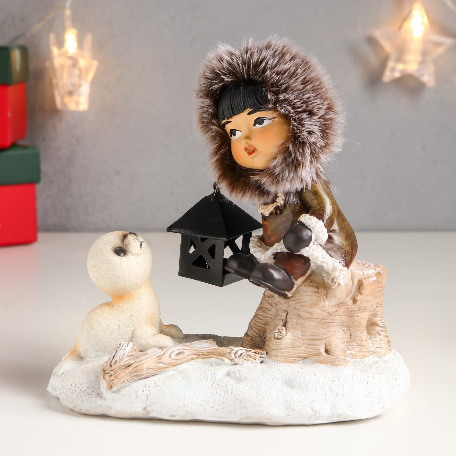 Изображение товара Новогодняя фигурка Simaland Малыш с фонариком и морской котик 13x7.5x14 см