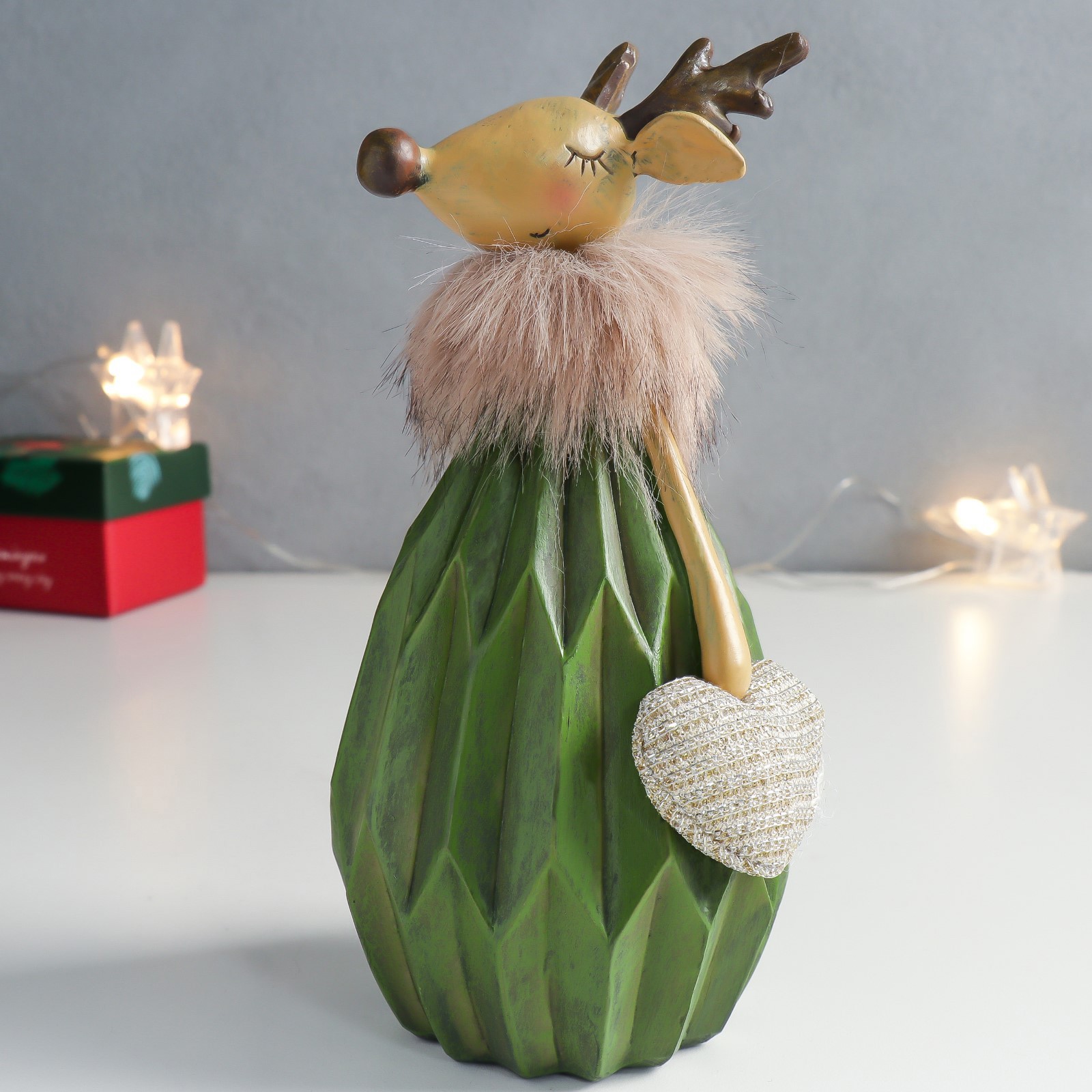 Изображение товара Новогодняя фигурка Simaland Оленёнок - девочка в геометрическом платье с сердечком 9x8.5x18 см