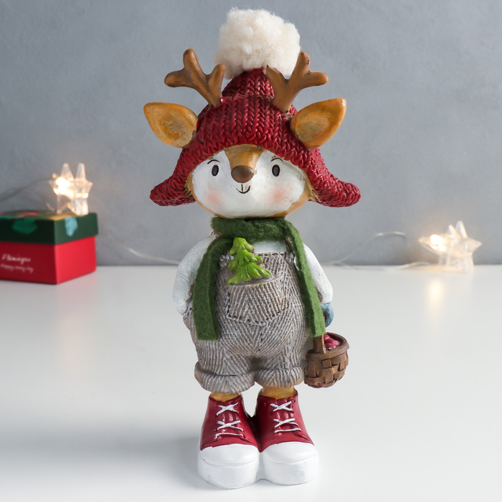 Изображение товара Оленёнок в комбинезоне Simaland — новогодняя фигурка 9,5x8x20 см