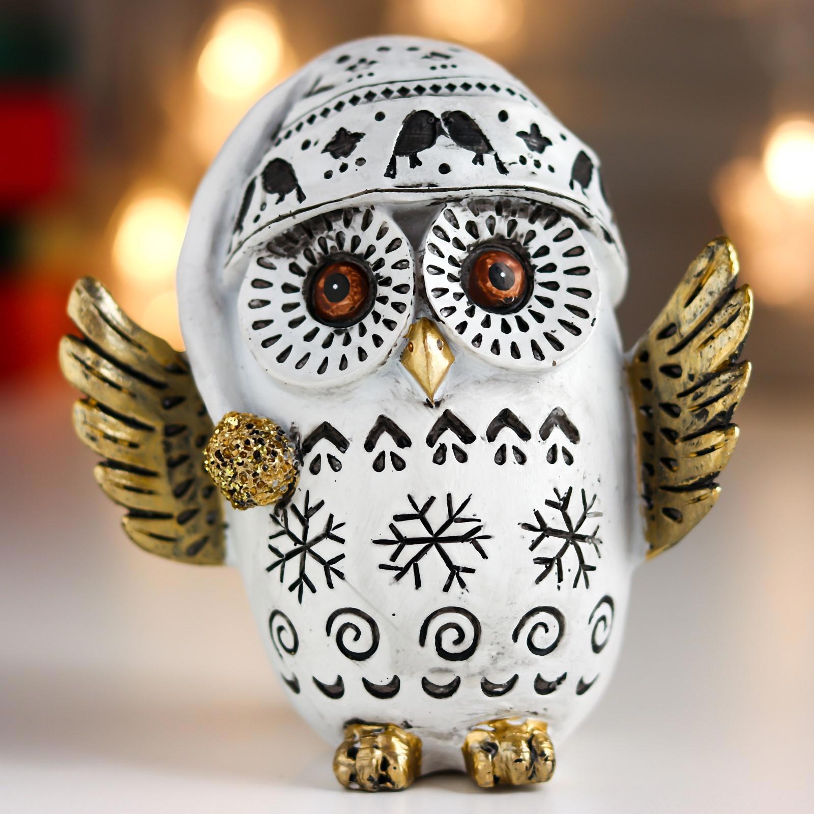 Изображение товара Новогодняя фигурка Simaland Совёнок со снежинками и колпаке с птичками с золотом 12.5x7.5x7.5 см