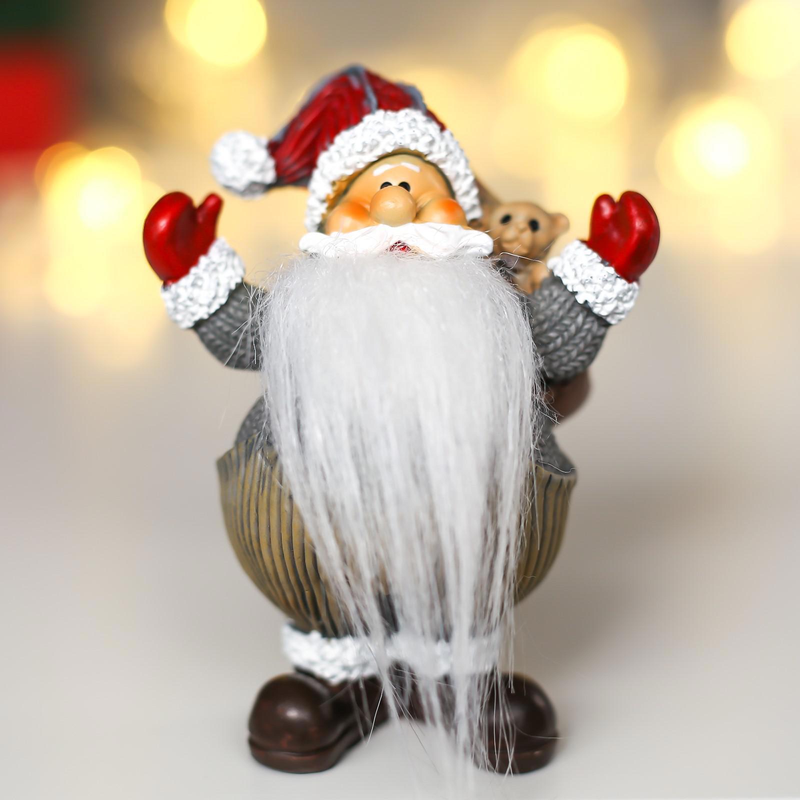 Изображение товара Новогодняя фигурка Дед Мороз с медвежонком, 8x6.7x4.7 см, украшение для праздника