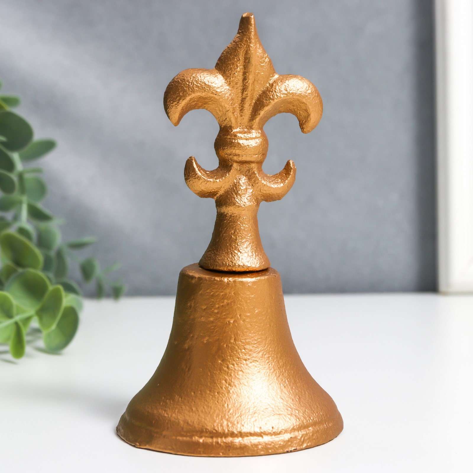 Изображение товара Колокол сувенирный "Геральдическая лилия" золото 13x7x7 см