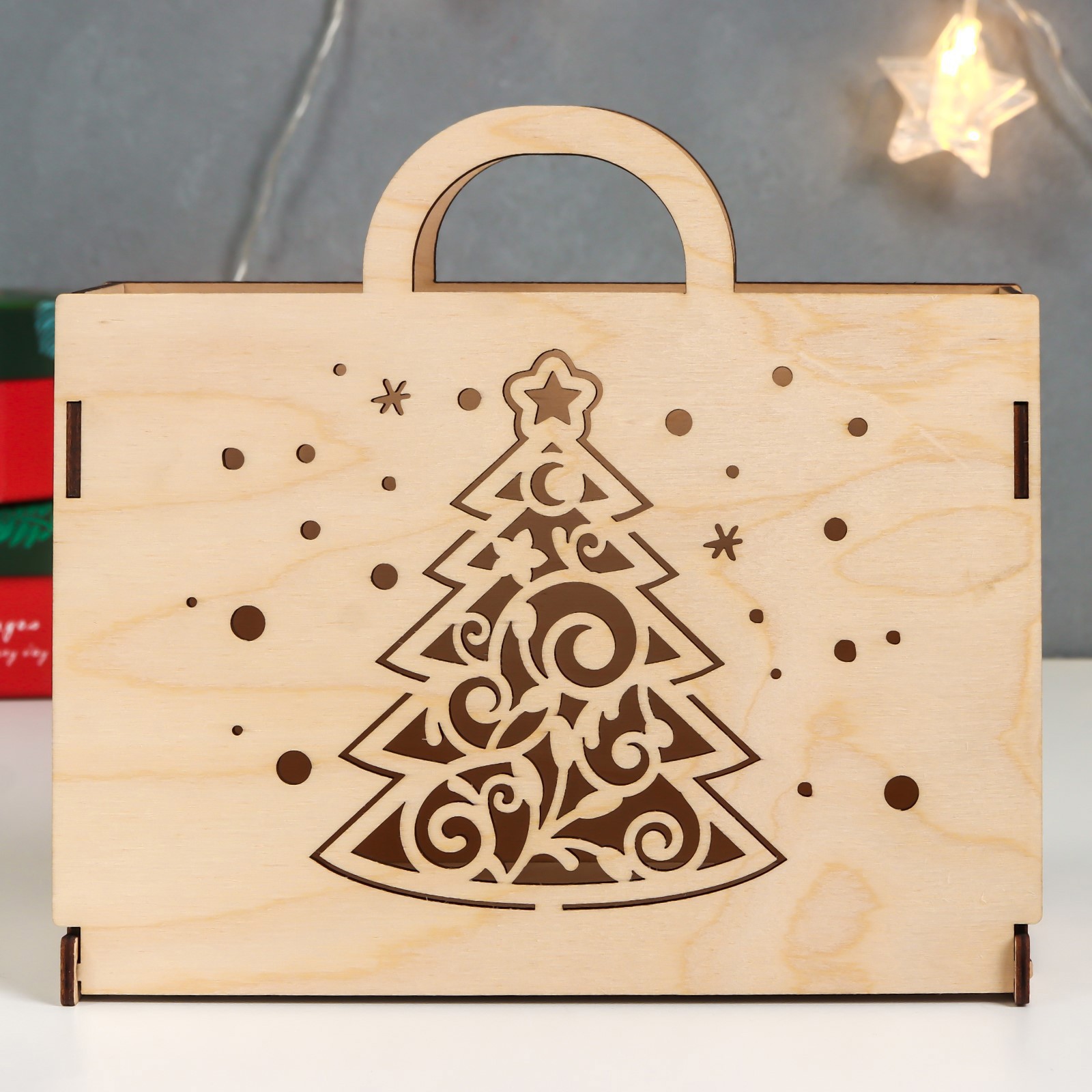 Изображение товара Шкатулка Чемоданчик Ёль в снегу 20,5×8×18,5 см — декоративный органайзер