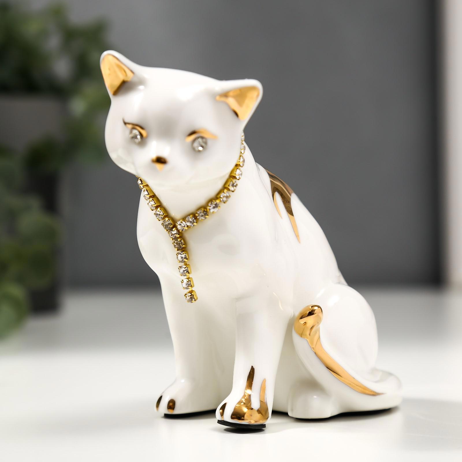 Изображение товара Фигурка Белая кошечка с ожерельем — талисман 10,2 см