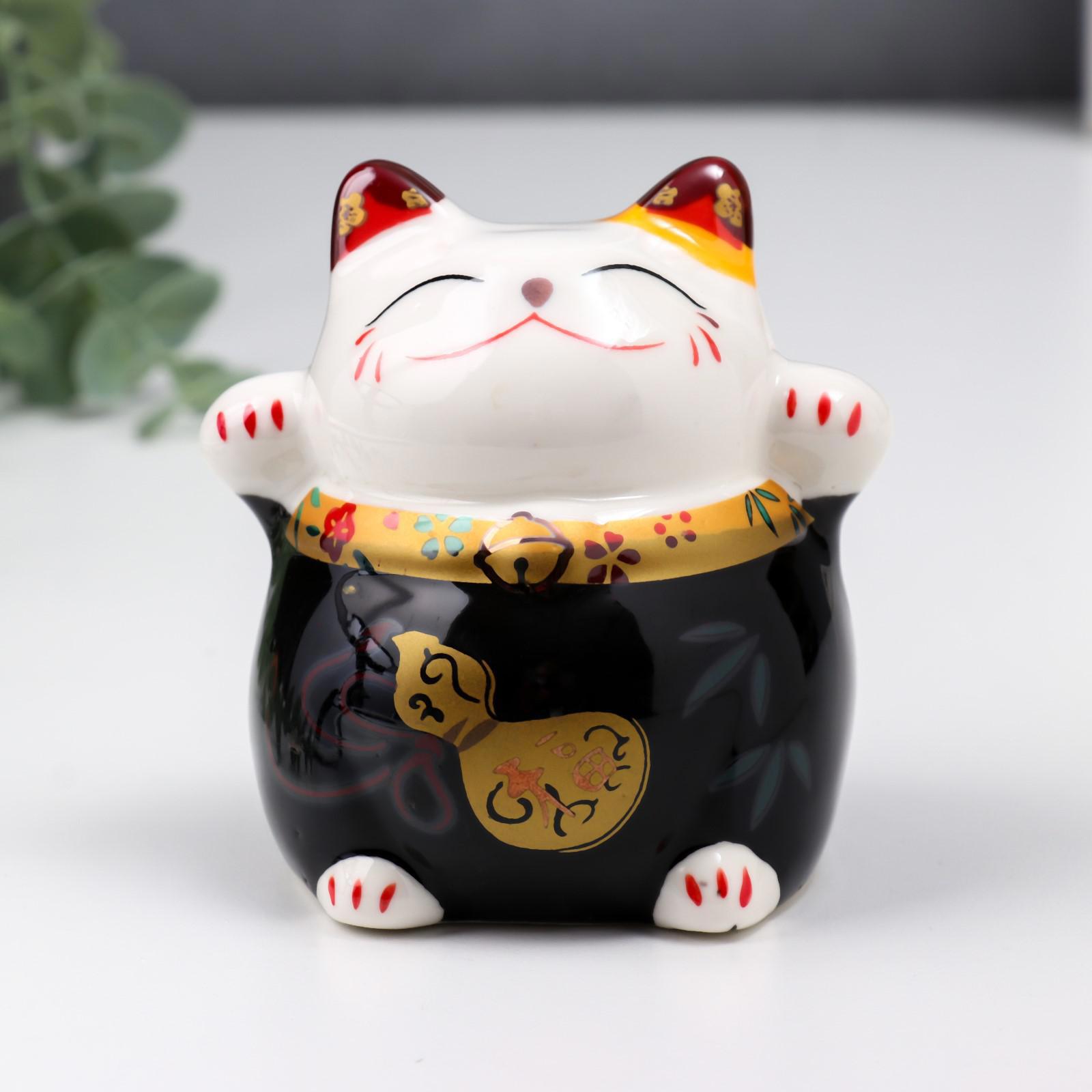 Изображение товара Фигурка "Кот Манэки-нэко" в чёрном 9x9x7.5 см