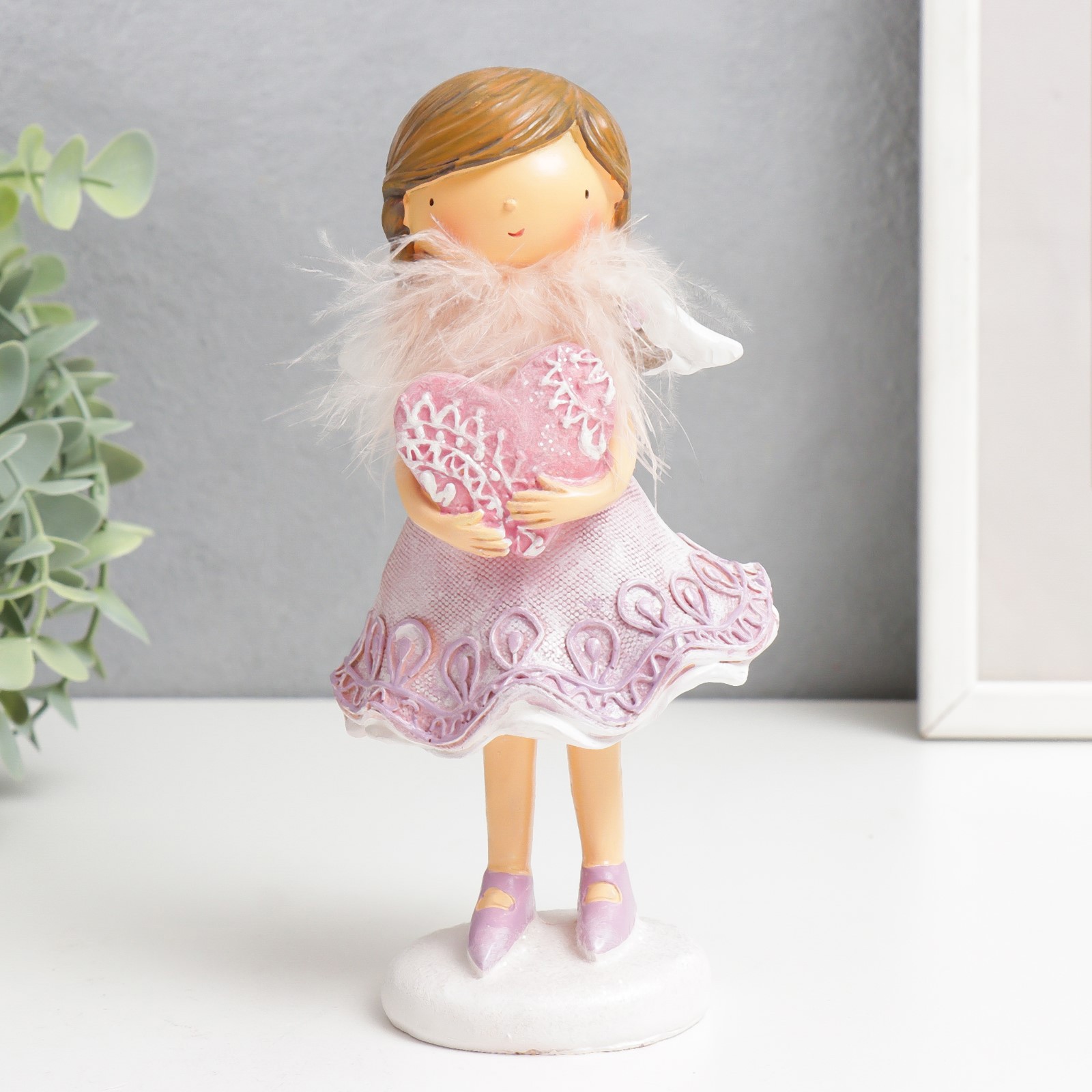 Изображение товара Девочка в сиреневом платье — декоративная фигура, 9x8x18,5 см