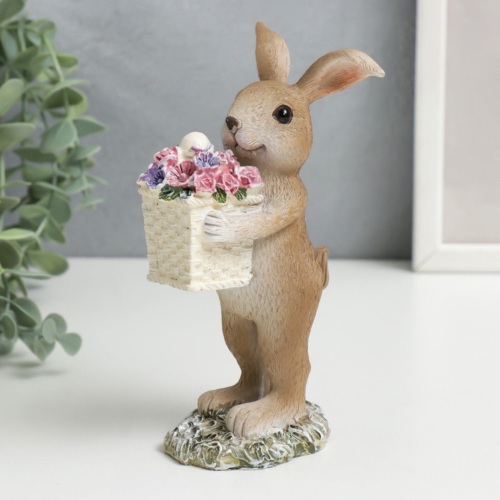 Изображение товара Фигурка "Зайчик с корзиной цветов" 15x7x8 см