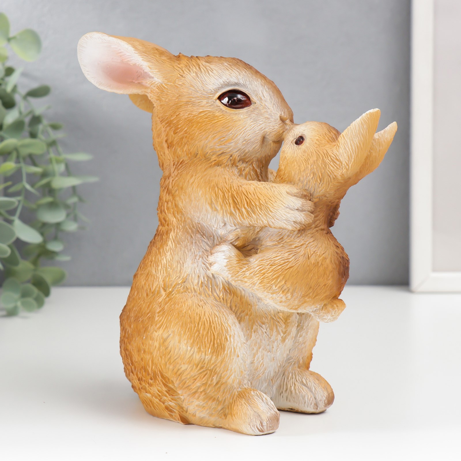 Изображение товара Фигурка Зайчиха с зайчонком - поцелуй, 17.6×15 см