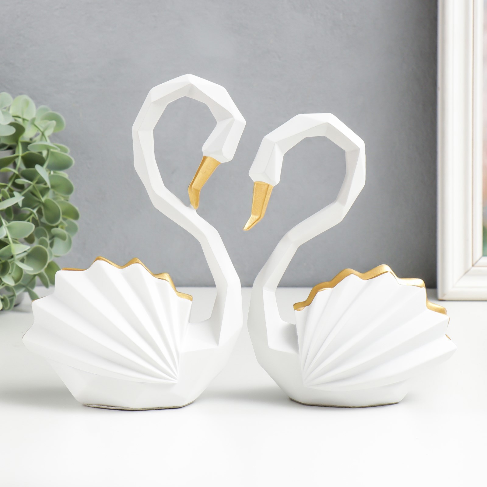 Изображение товара Лебеди крылья гофре белый с золотом — набор 2 шт