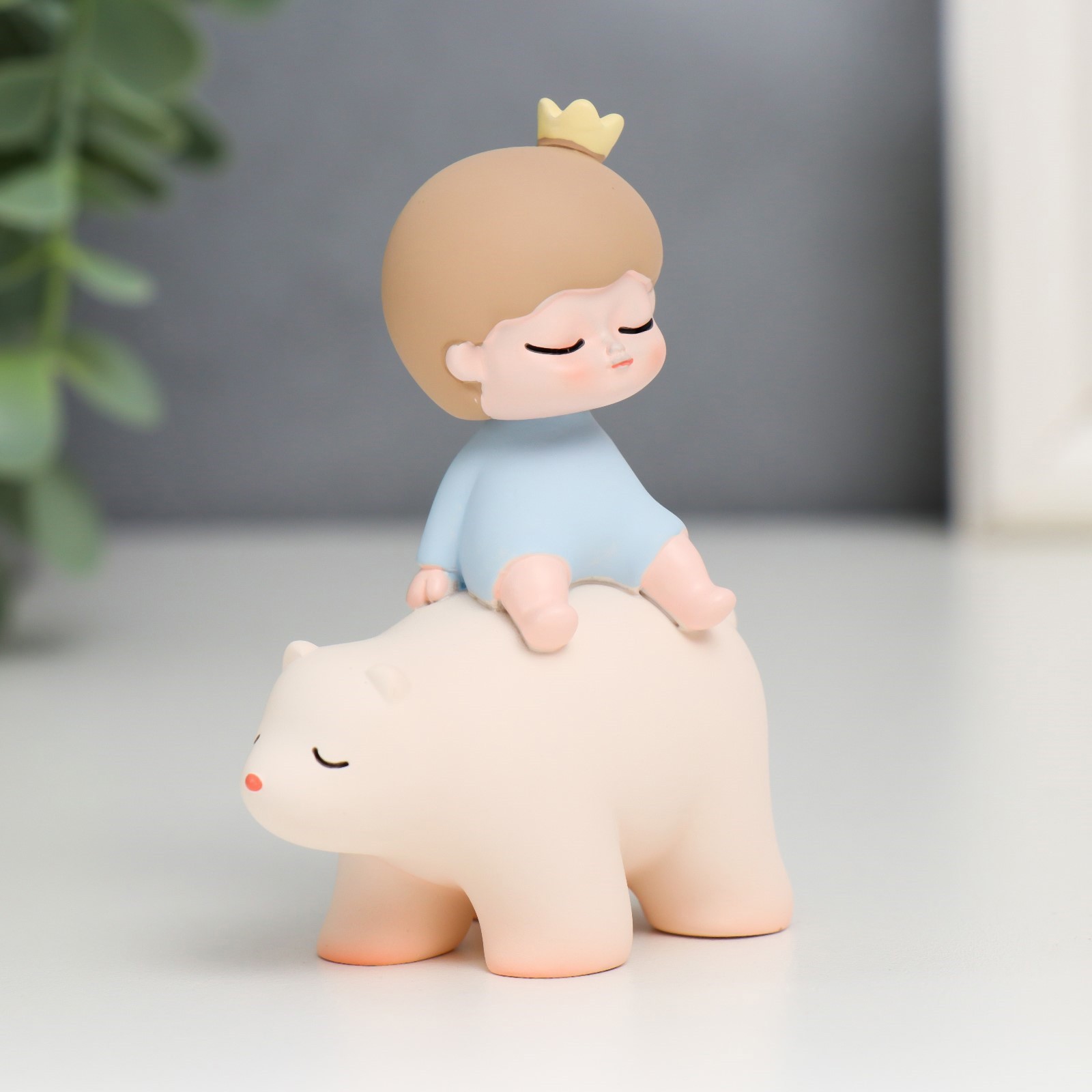 Изображение товара Фигурка "Малыш на медведе" пружинка 8x3x5.5 см