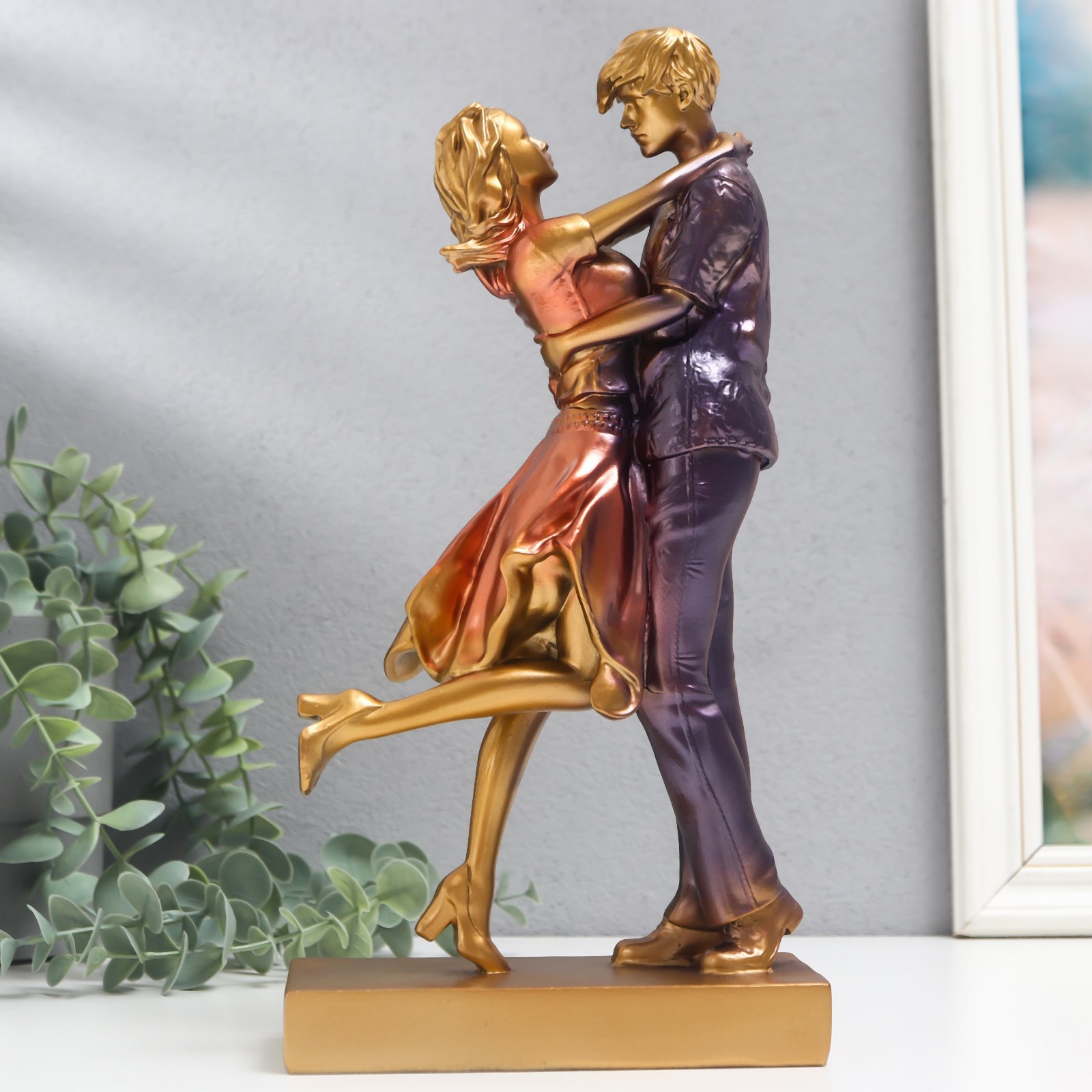 Изображение товара Фигурка "Нежные объятия" розово-фиолетовый 7x14.5x28 см