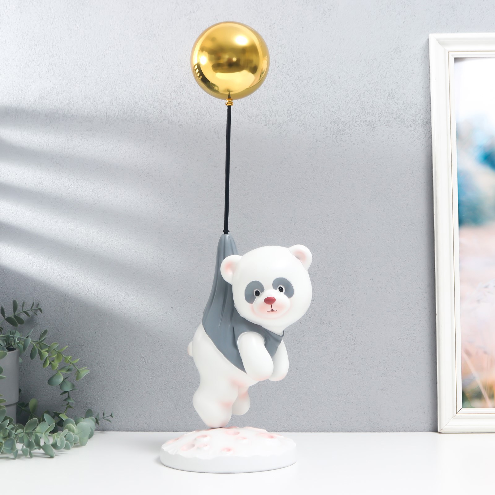 Изображение товара Panda на воздушном шаре — декоративная фигура 47x16,5x16,5 см