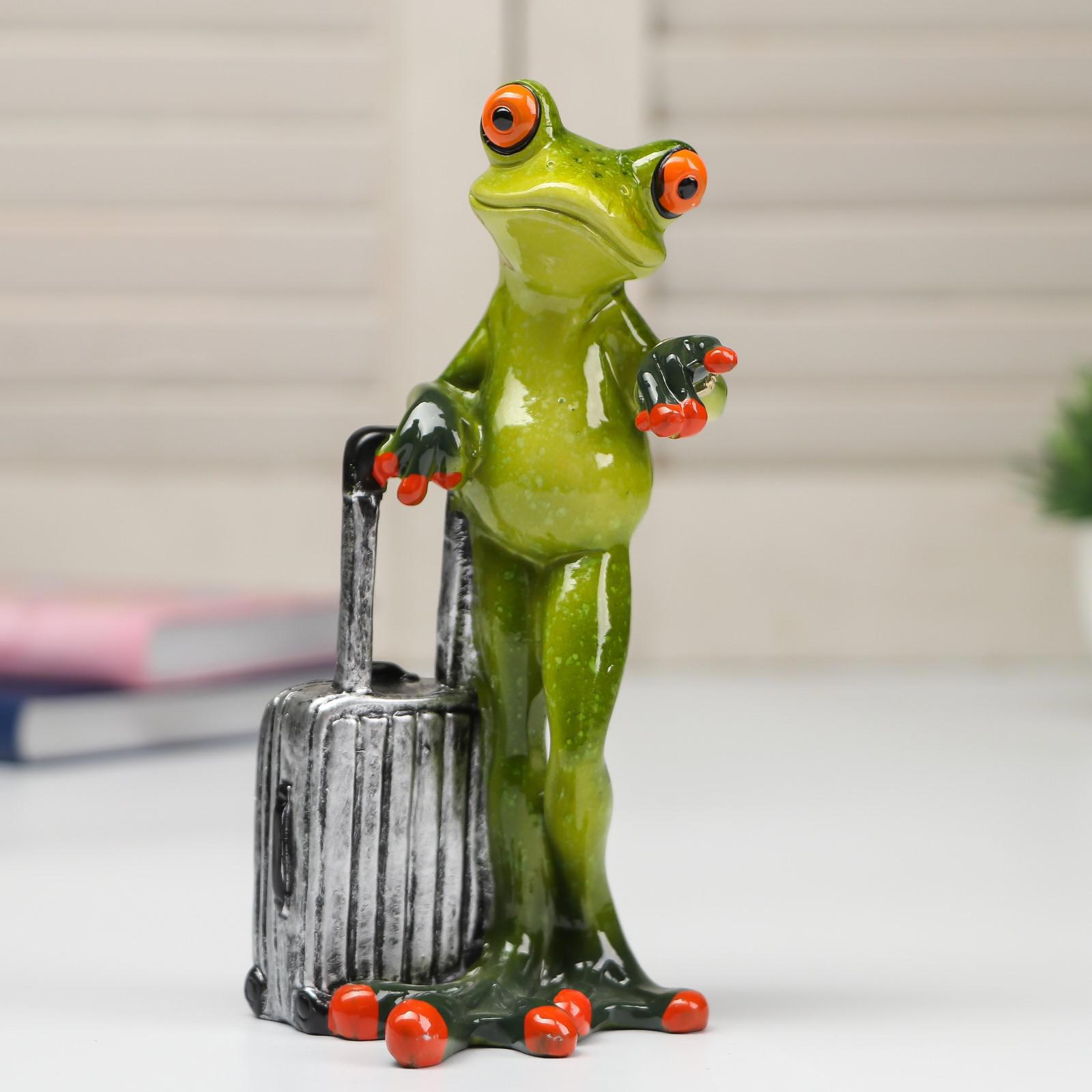 Изображение товара Фигурка "Лягушонок с чемоданом" 15.8x6.8x8.5 см