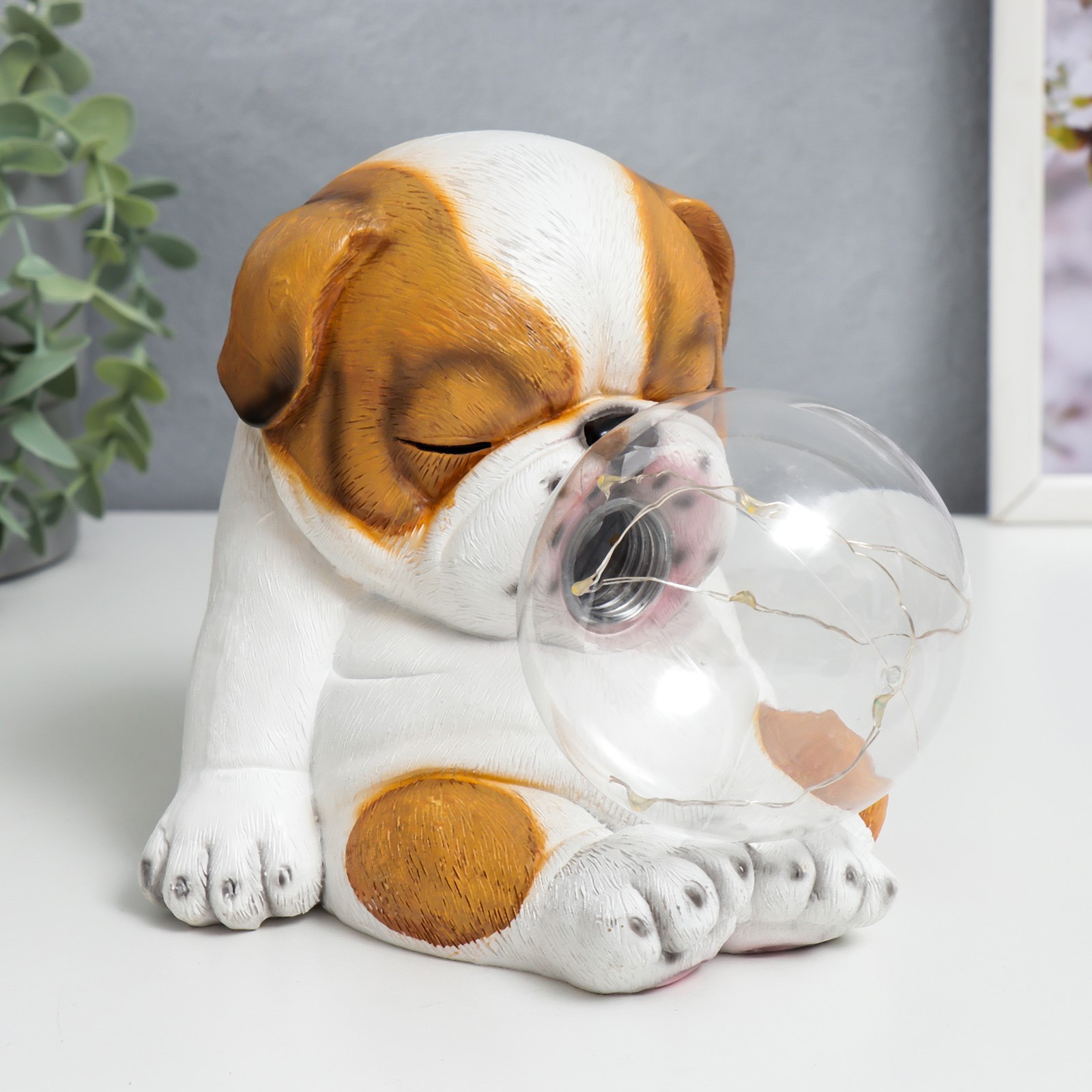 Изображение товара СиманЛенд Мопс и мыльный пузырь с подсветкой — солнечная батарея 14x17.5x15.5 см