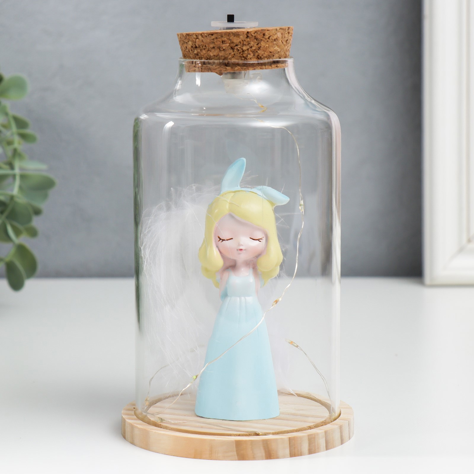 Изображение товара Фигурка с подсветкой "Девочка в голубом с ушками и пером" 10x10x17.5 см