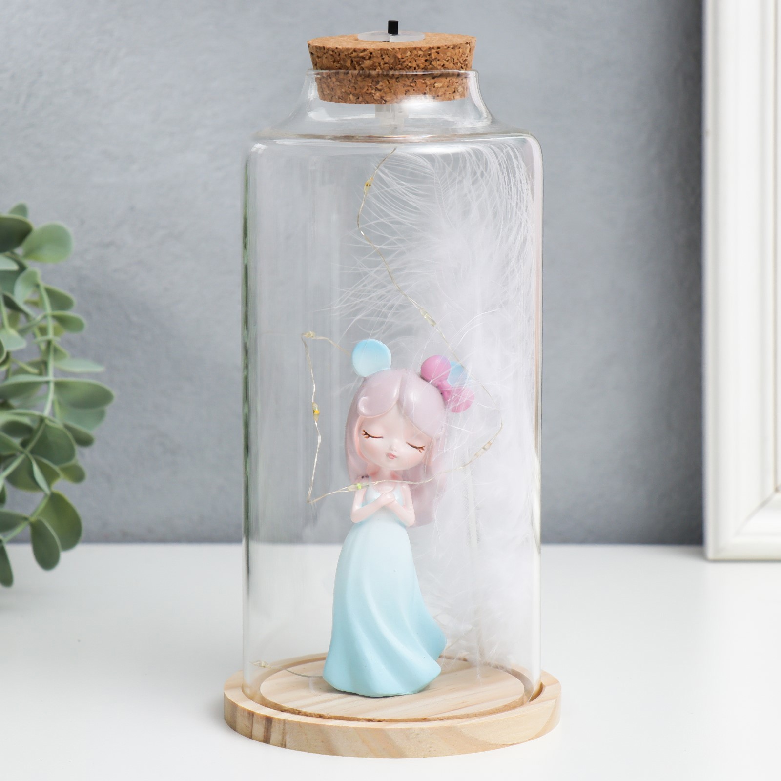 Изображение товара Фигурка с подсветкой "Девочка в голубом с ушками и пером" 10x10x20.5 см