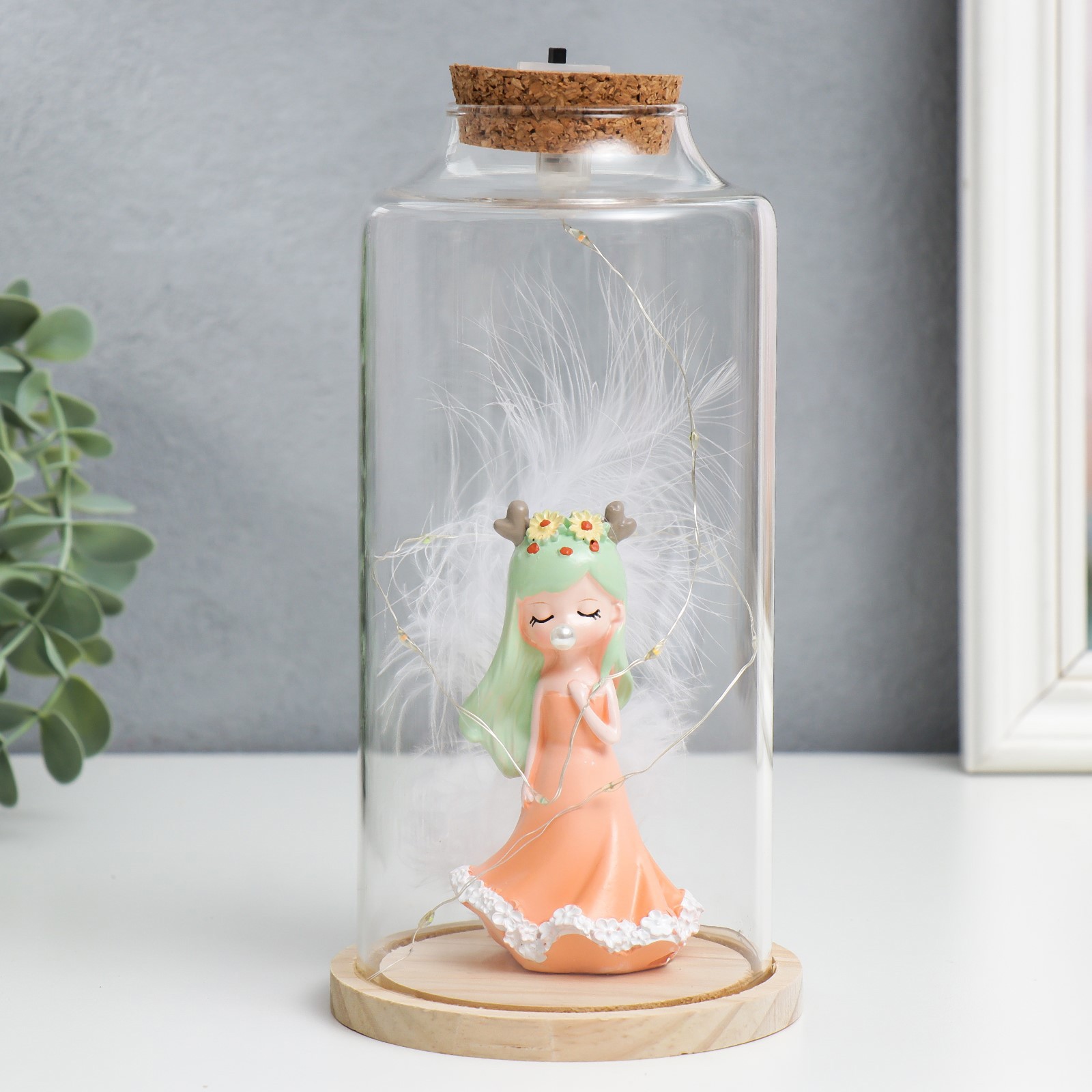 Изображение товара Фигурка с подсветкой "Девочка с зелёными волосами, рожками и пером" 10x10x20.5 см