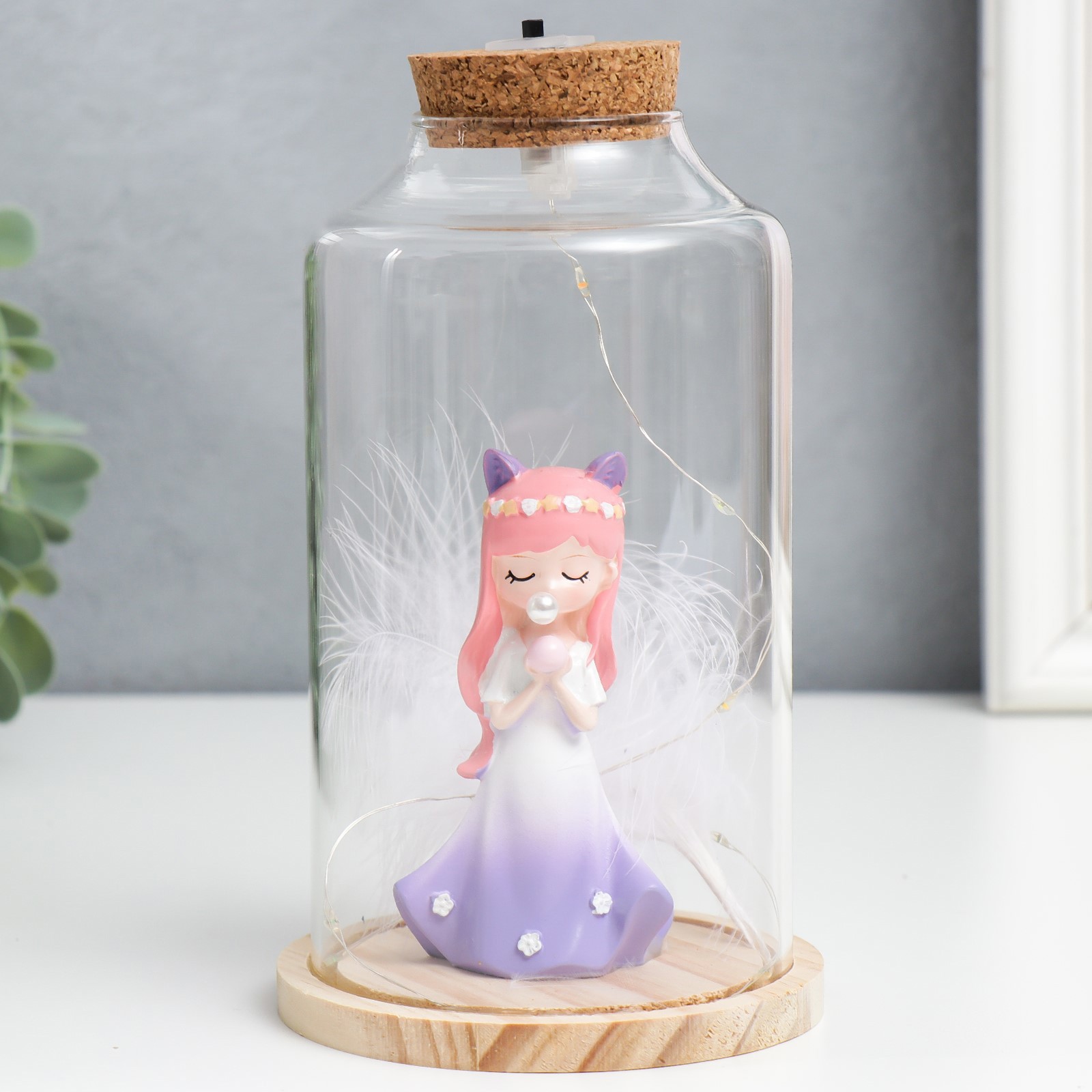 Изображение товара Фигурка с подсветкой "Девочка с ушками, шариком и пером" 10x10x17.5 см