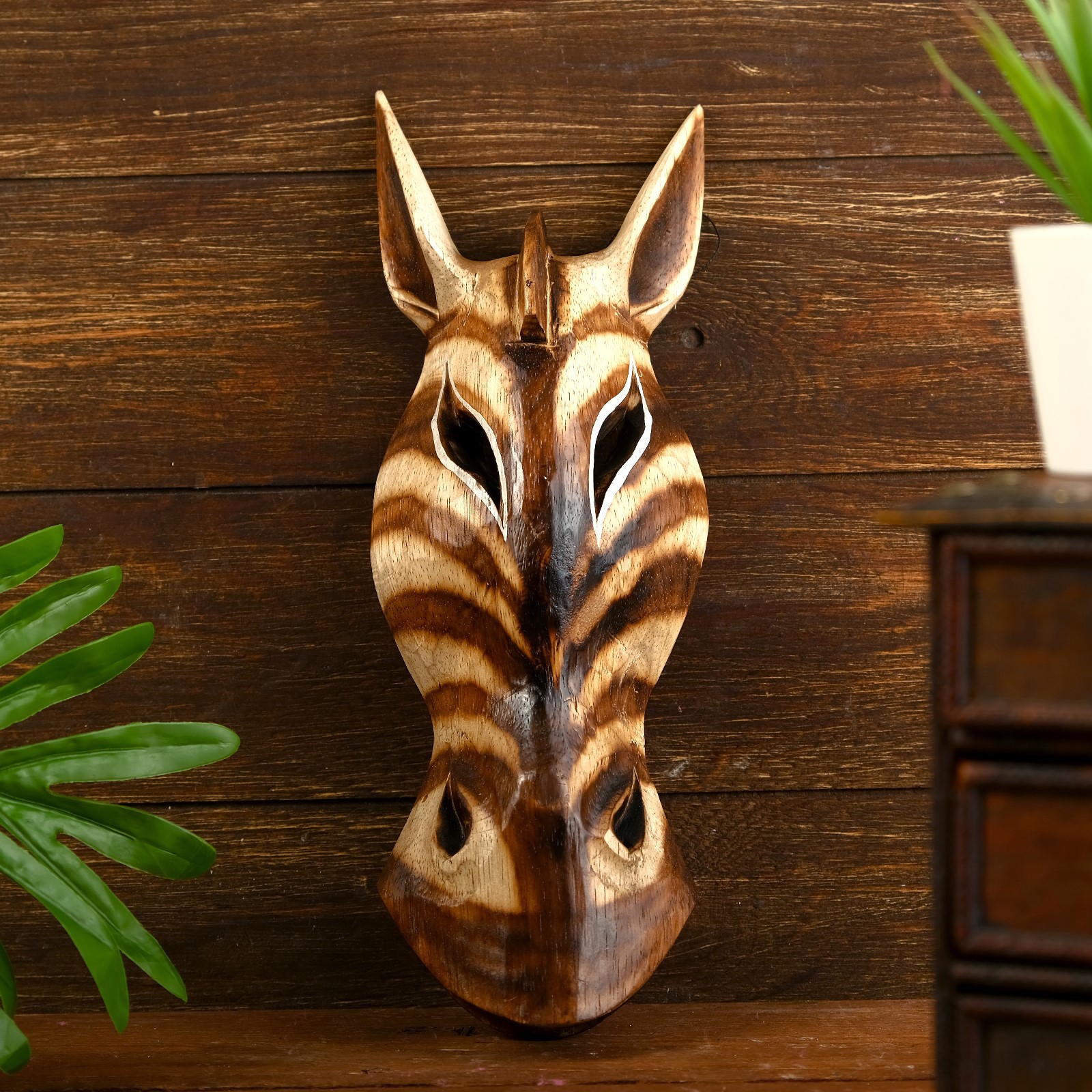 Изображение товара Панно маска "Зебра" яркие полоски, 30x10.5x5 см