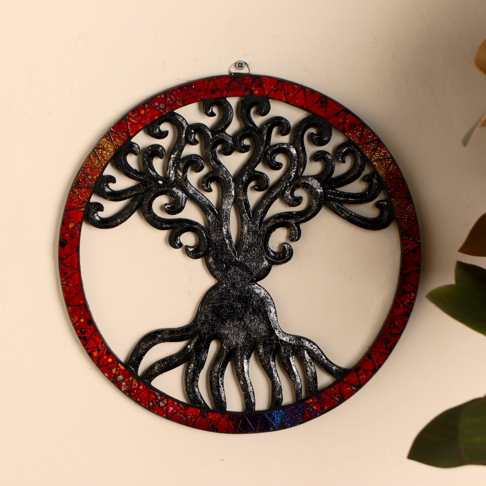 Изображение товара Панно Древо жизни чёрное 30 см — ручная работа из дерева и стекла