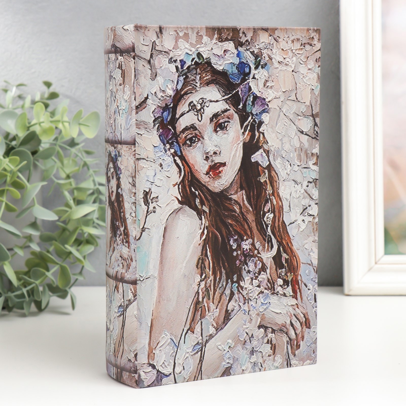 Изображение товара Сейф-книга шкатулка "Девушка-лето" 21x13x5 см