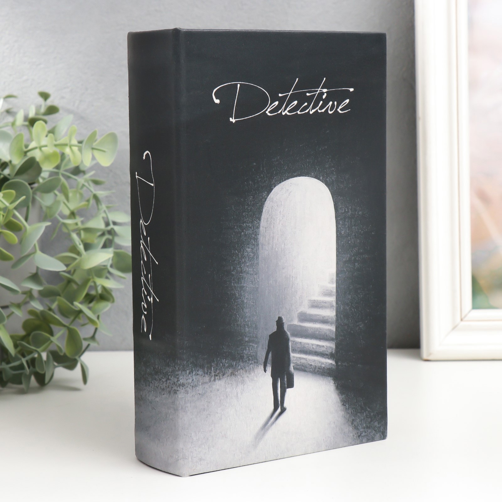 Изображение товара Сейф-книга детектив «Детектив. Лестница в арке»