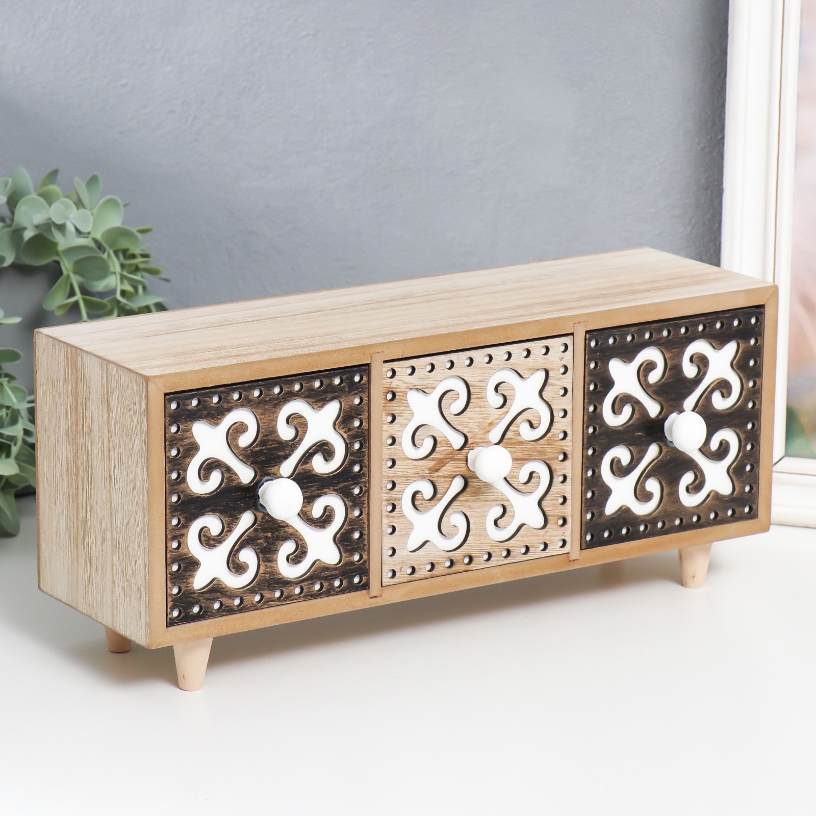 Изображение товара Шкатулка комод 3 ящика "Королевские лилии" чёрно-бежевая 10x33x14 см