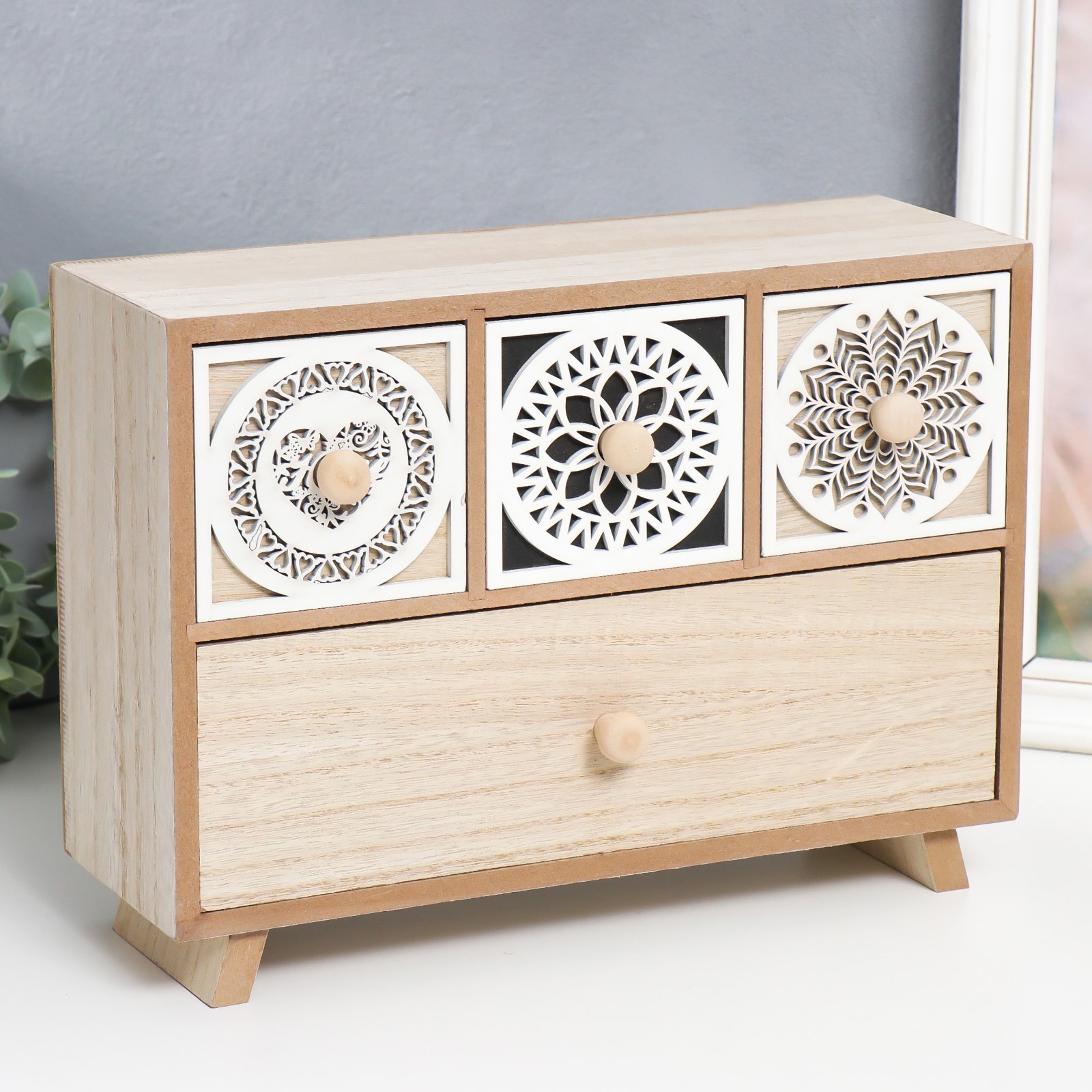 Изображение товара Шкатулка SIMALAND Узоры мехенди 4 ящика бежево-белая 10,3x30x22 см