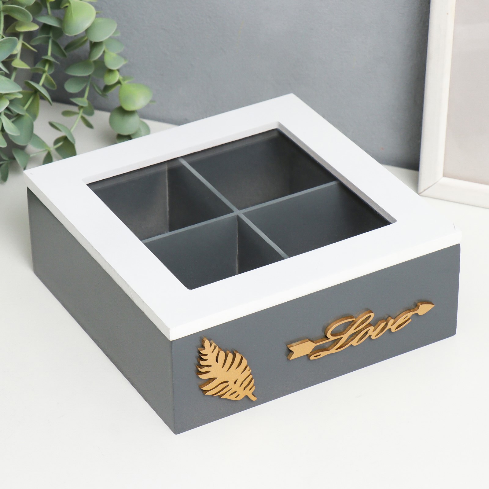 Изображение товара Шкатулка "Лист папоротника" бело-серая 18x18x7 см