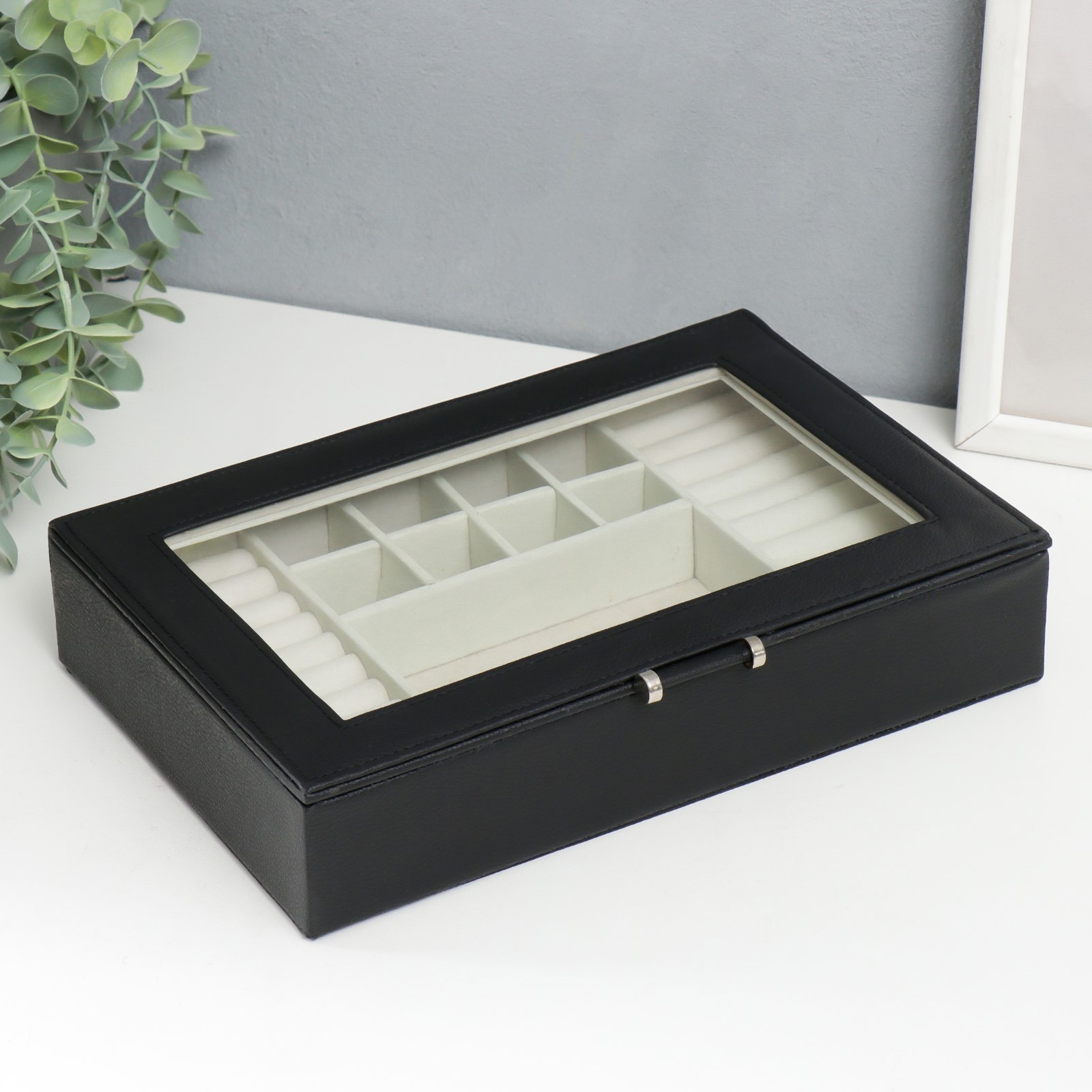 Изображение товара Шкатулка для украшений Хэмптонс — черная, 5,5x27x18 см