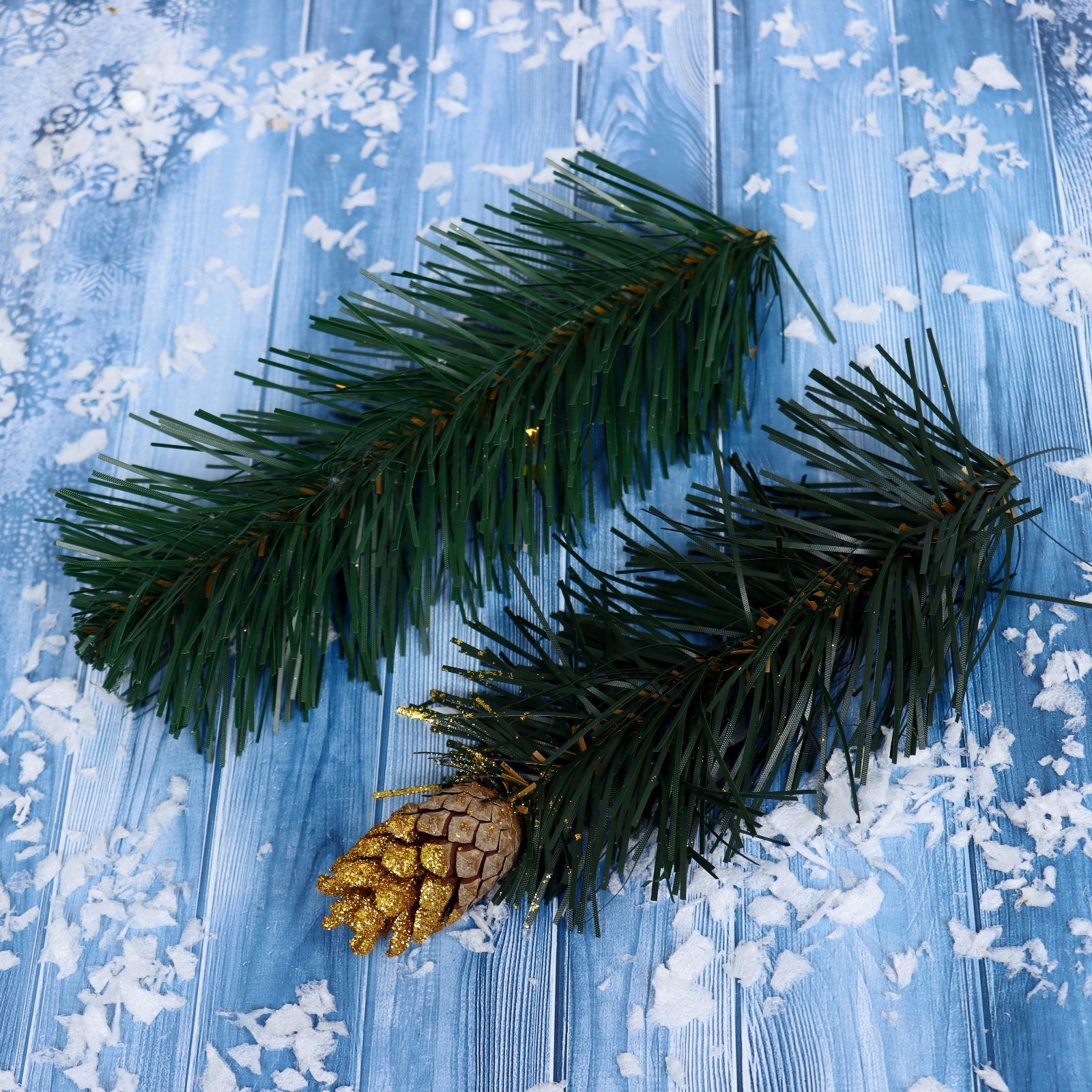 Изображение товара Новогодний набор еловых веток Зимнее волшебство 20 см для праздничного декора