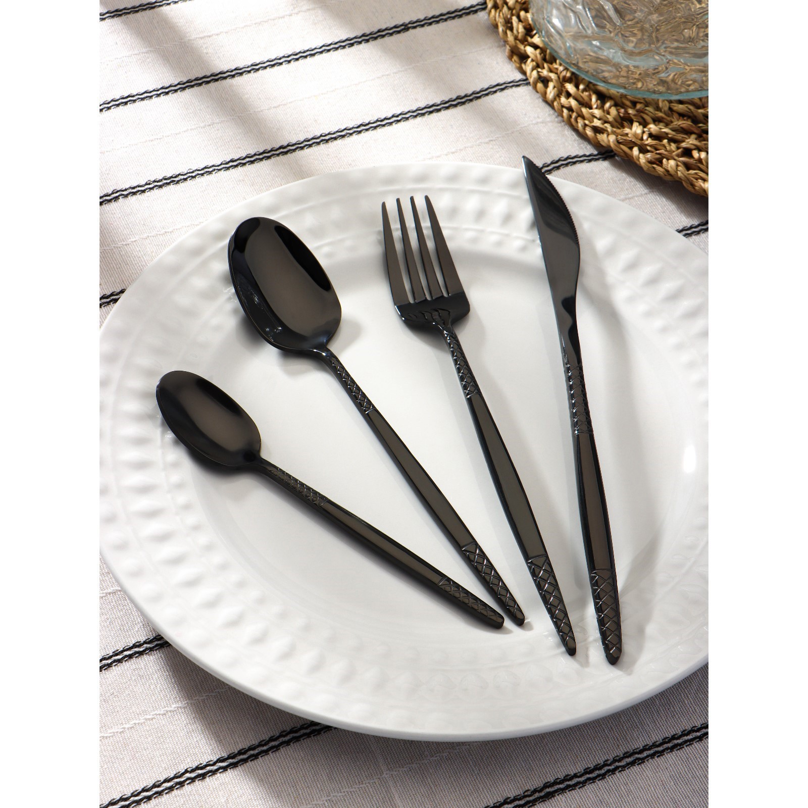 Изображение товара Набор столовых приборов 4 предмета MAGISTRO Античность черный из нержавеющей стали