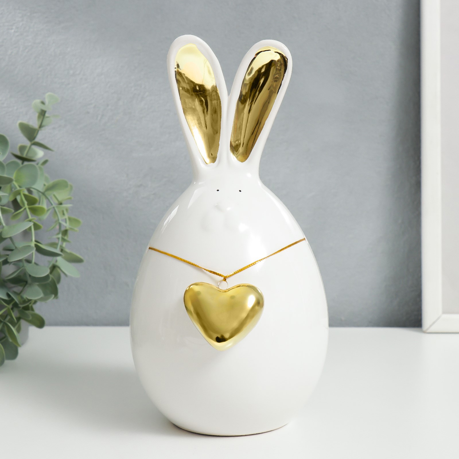 Изображение товара Декоративная фигура SIMALAND Зайка-пухляш с золотым сердцем