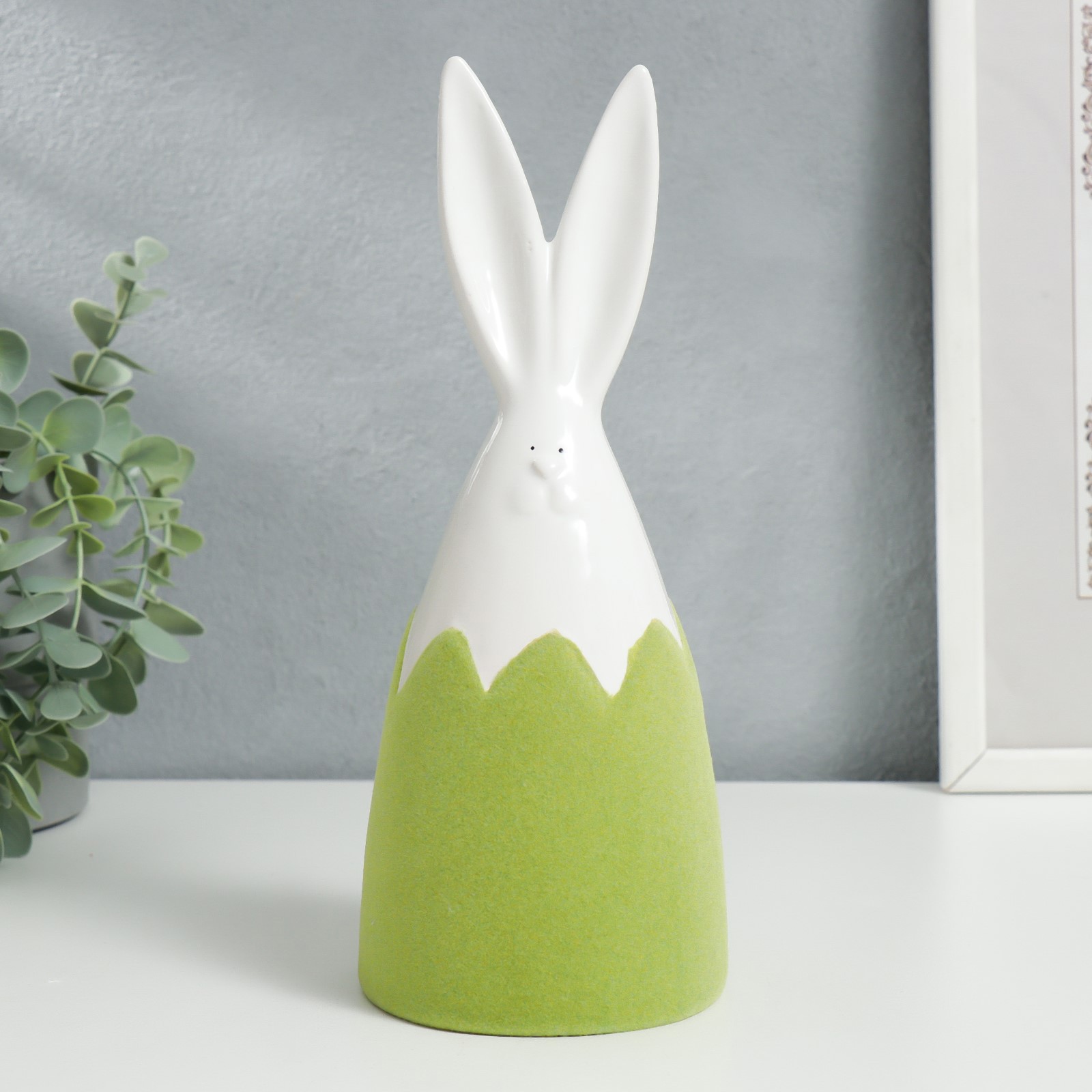 Изображение товара Фигурка "Зайчик в скорлупе" зелёный флок 22.2x8.7x8.7 см