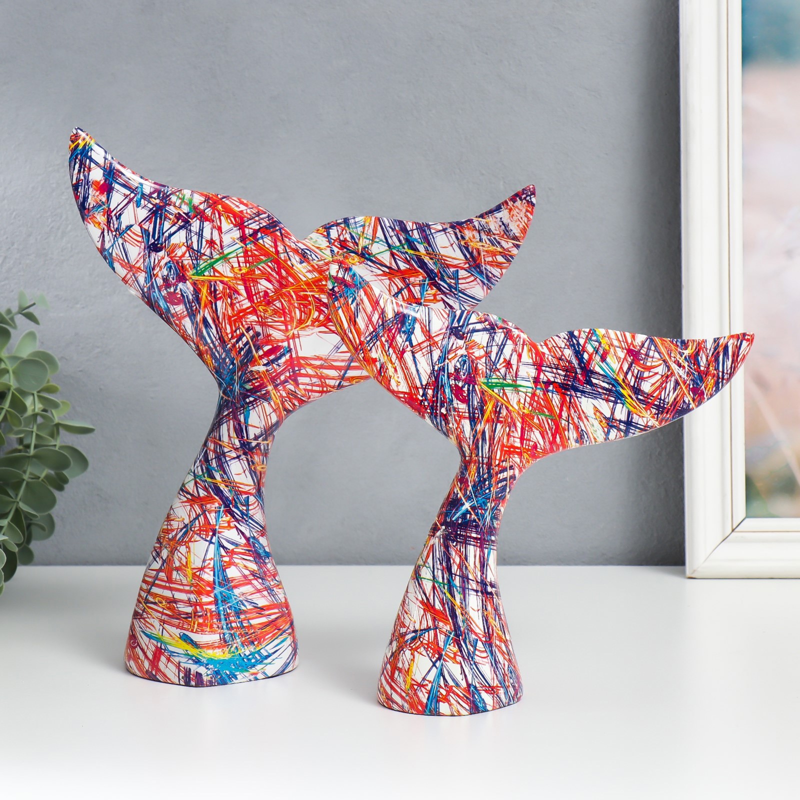 Изображение товара Набор фигурок 2 шт Хвост кита Цветные карандаши 9.5x23.5x27.3; 20.5x7x21.5 см