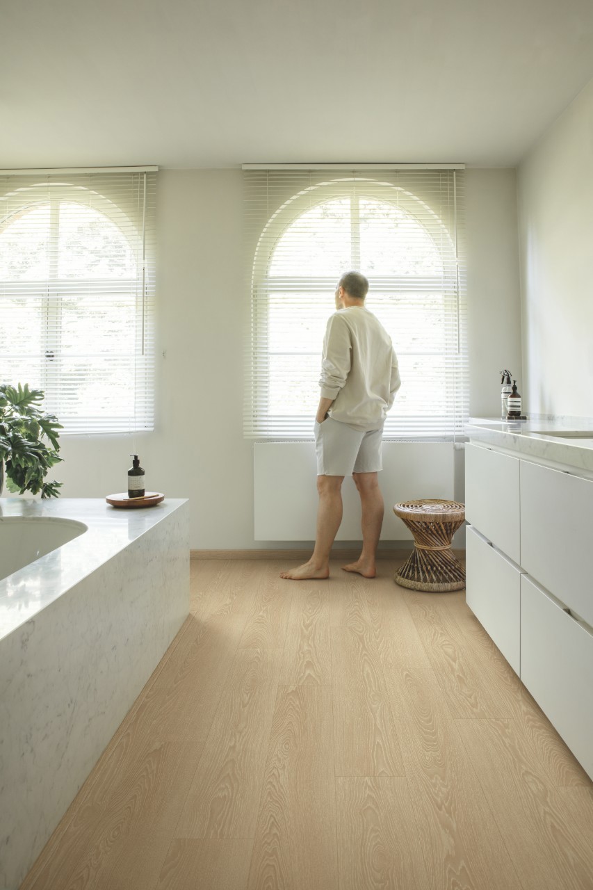 Изображение товара Ламинат Quick Step Classic Дуб натуральный отбеленный 32 класс 8 мм с фаской