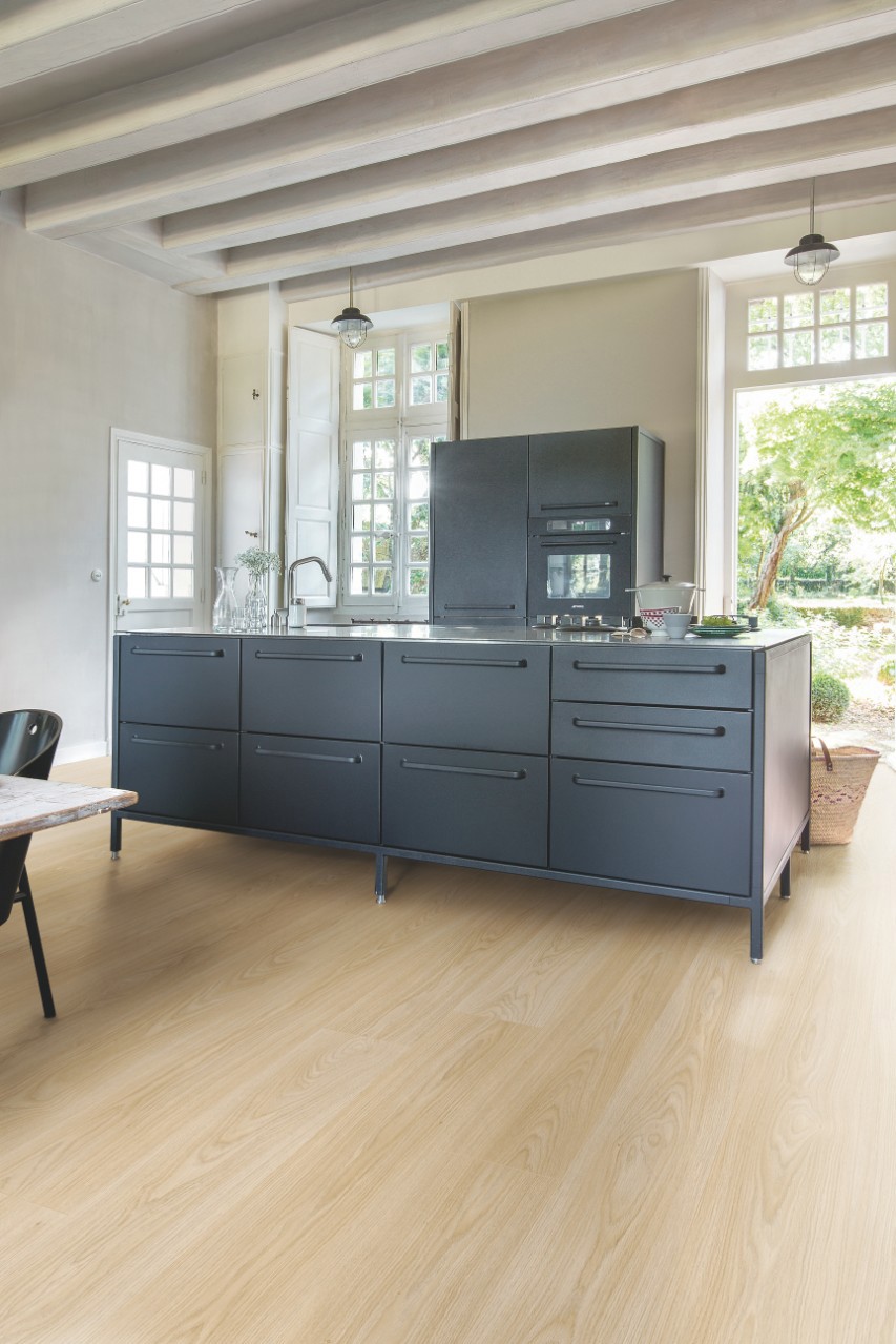 Изображение товара Ламинат Quick Step Classic Дуб светлый натуральный премиум 32 класс толщина 8 мм с фаской 1.596 м²