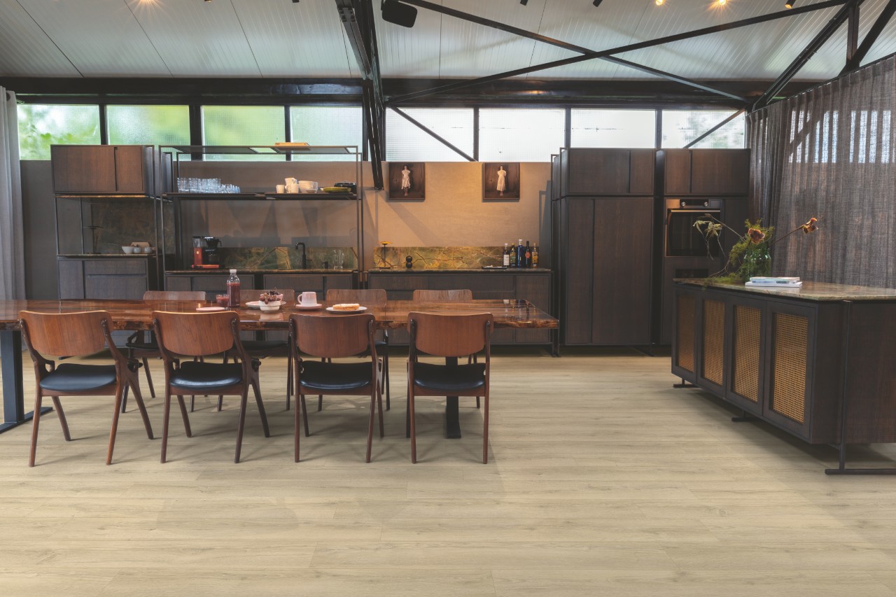 Изображение товара Ламинат Quick Step Classic Дуб песочный греш 32 класс водонаполненный 8 мм