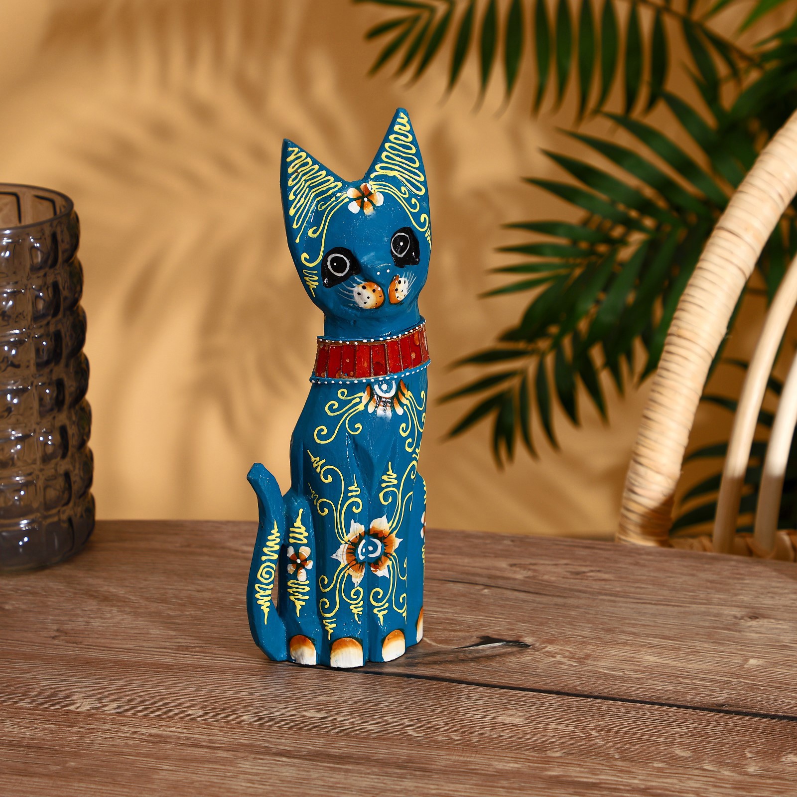 Изображение товара Кошка в красном ошейнике — интерьерный сувенир 30 см