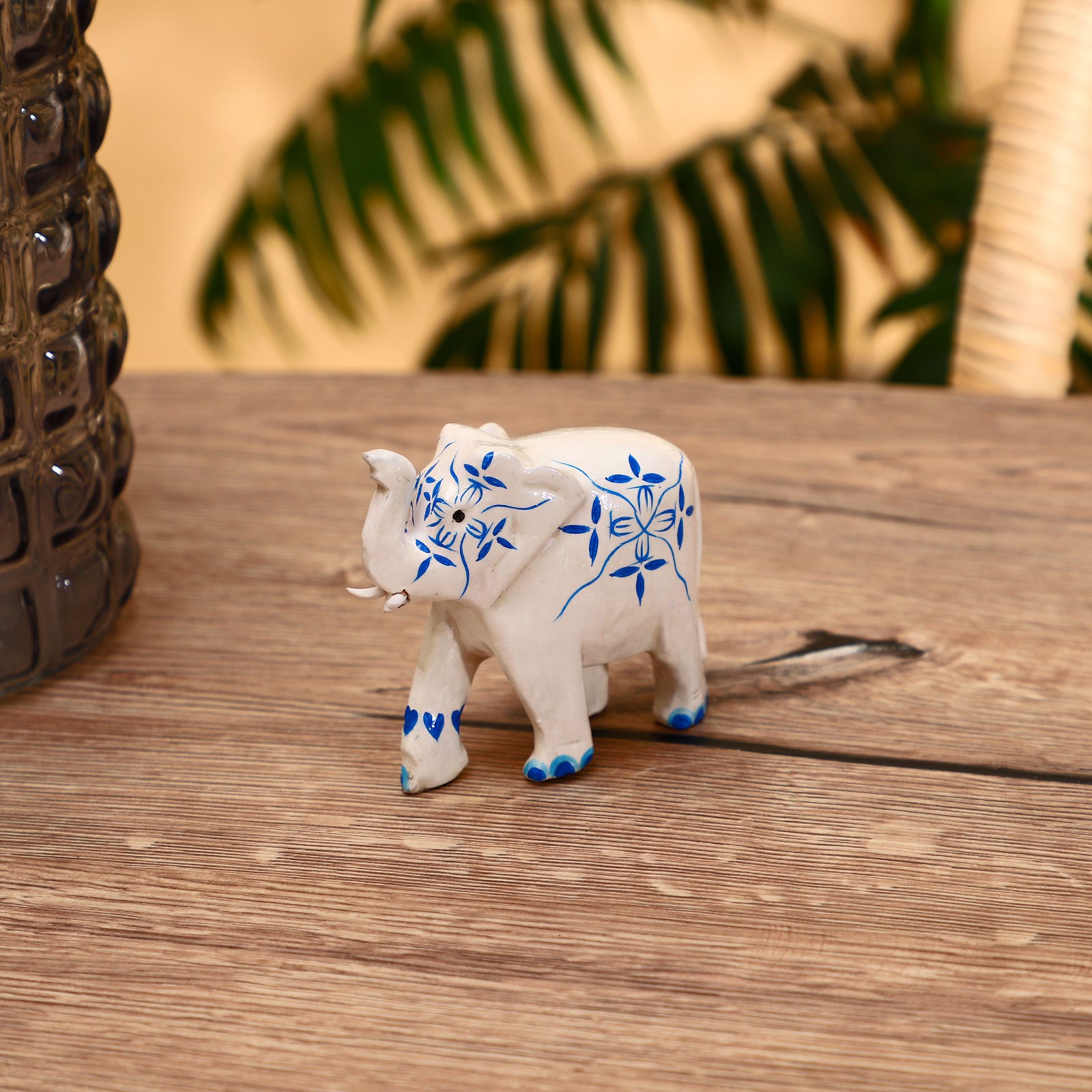 Изображение товара Интерьерный сувенир "Слон - цветочная роспись" белый 8 см