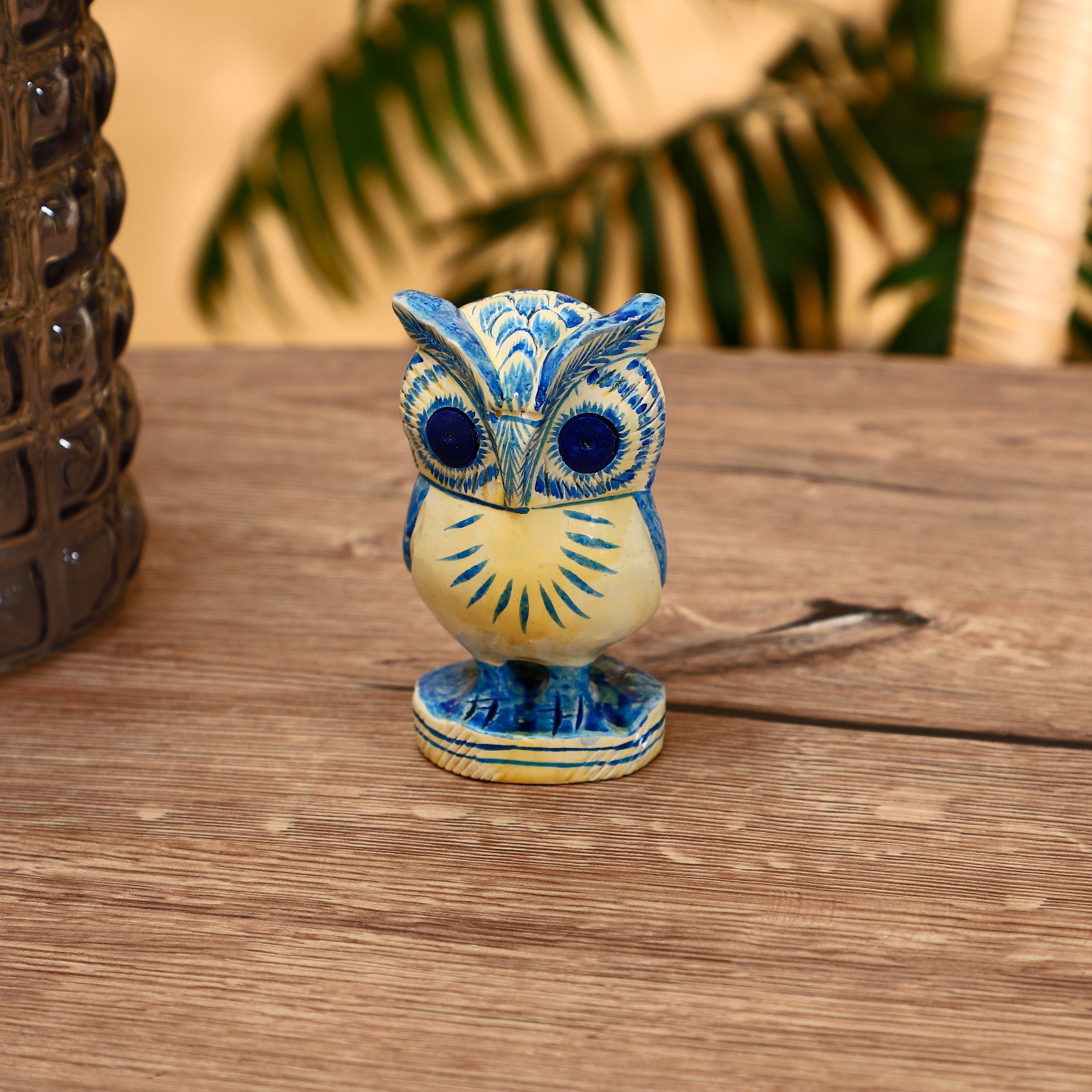 Изображение товара Сова из дерева с жёлтым пузиком 10 см — ручная работа