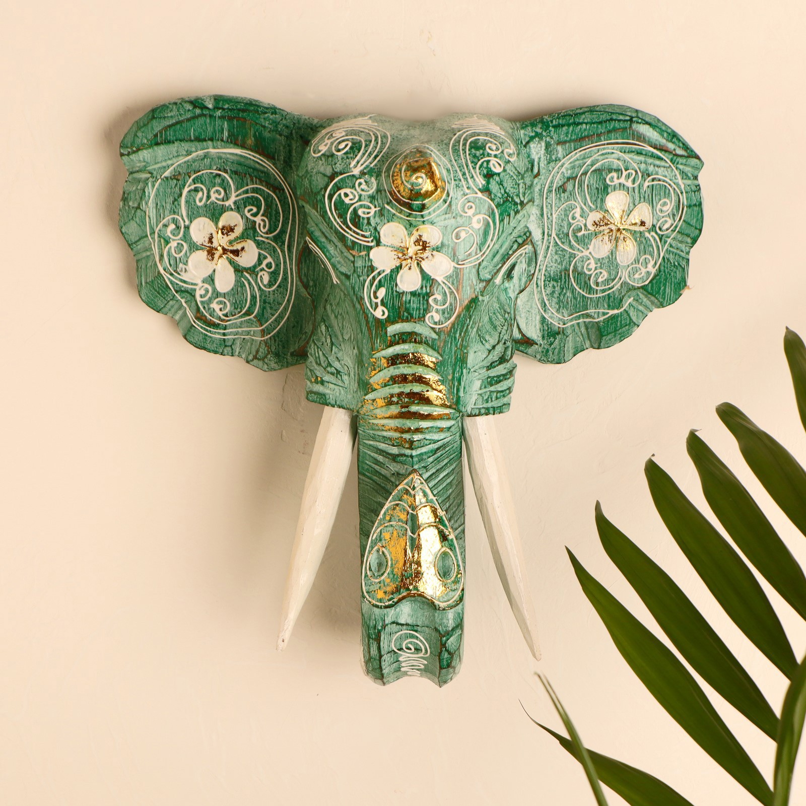 Изображение товара Панно "Голова слона" зелёное 28x26x10.5 см