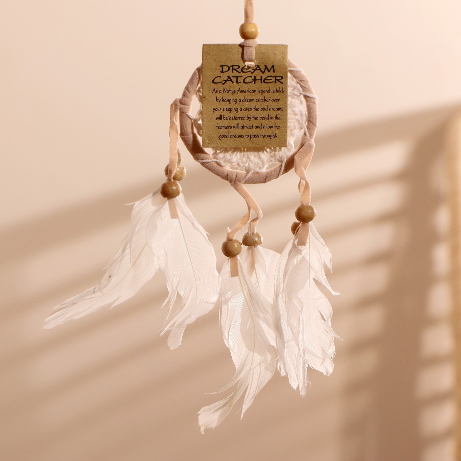 Изображение товара Ловец снов "Спокойствие" бежевый (белые перья) 6x0.5x20 см